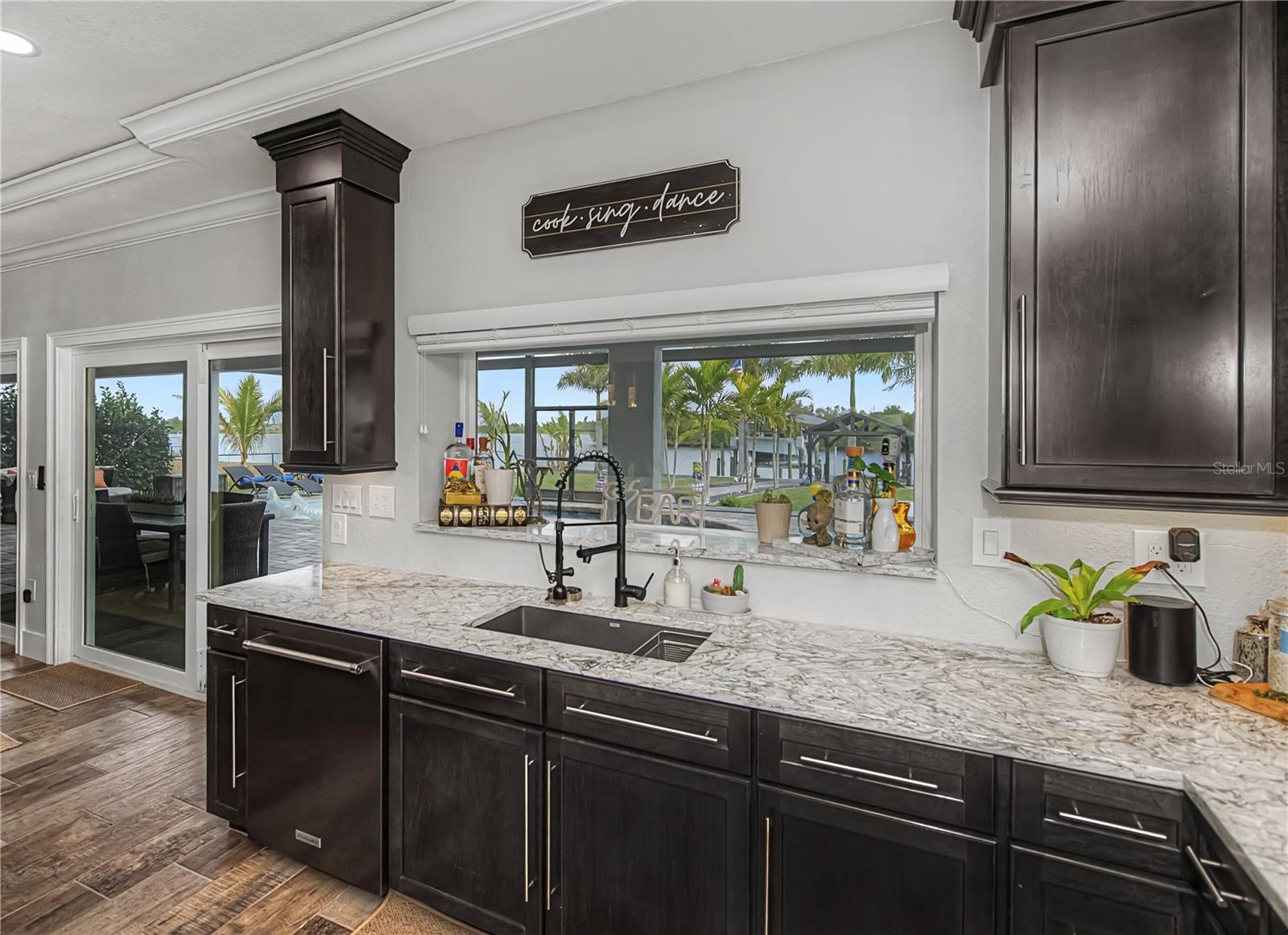 Image 32 of 96 For 2424 Harbour Drive