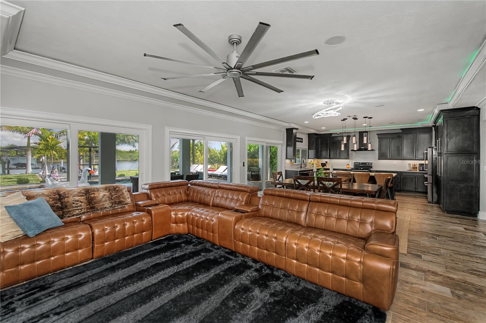 Image 38 of 96 For 2424 Harbour Drive