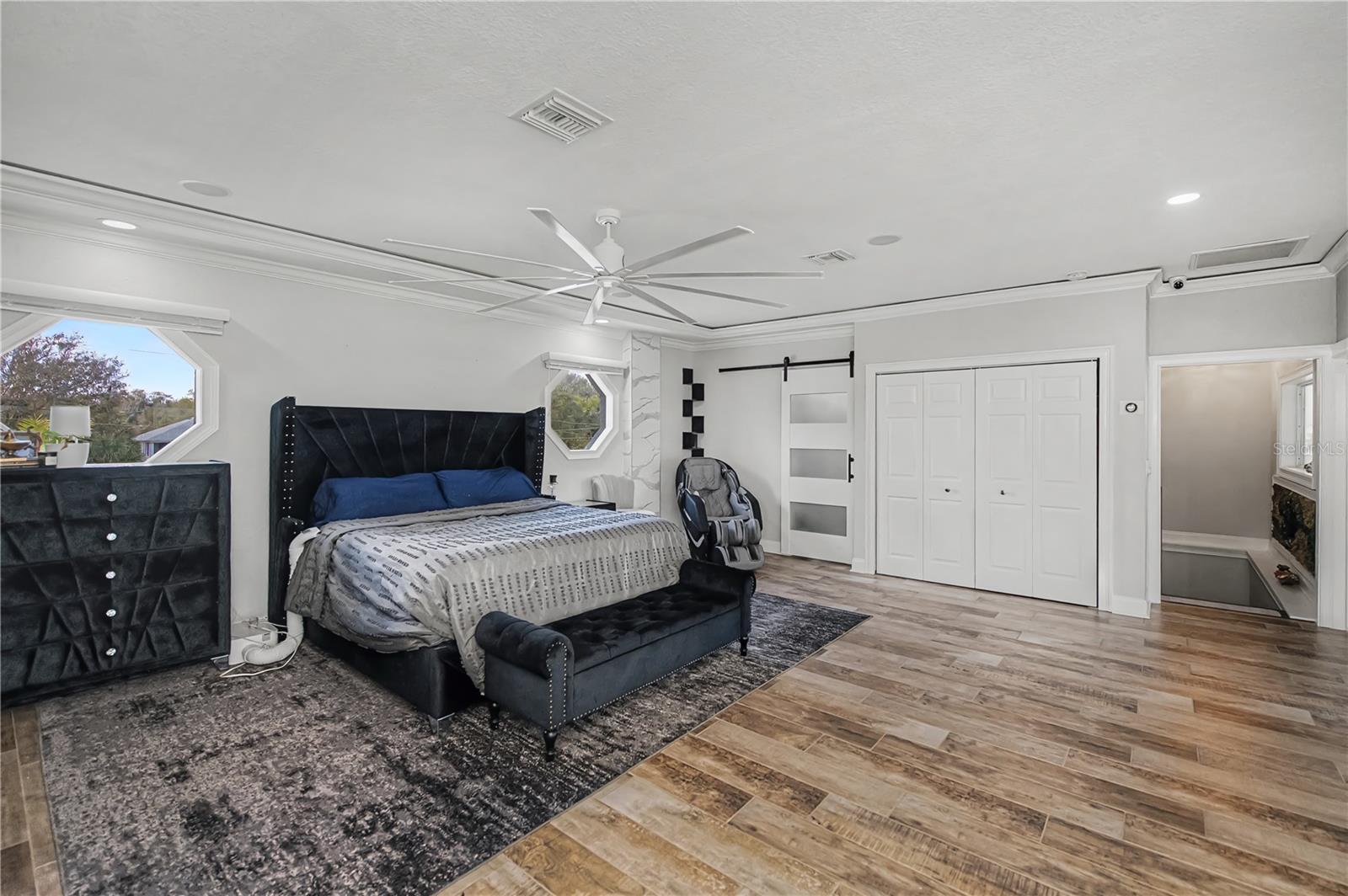 Image 44 of 96 For 2424 Harbour Drive