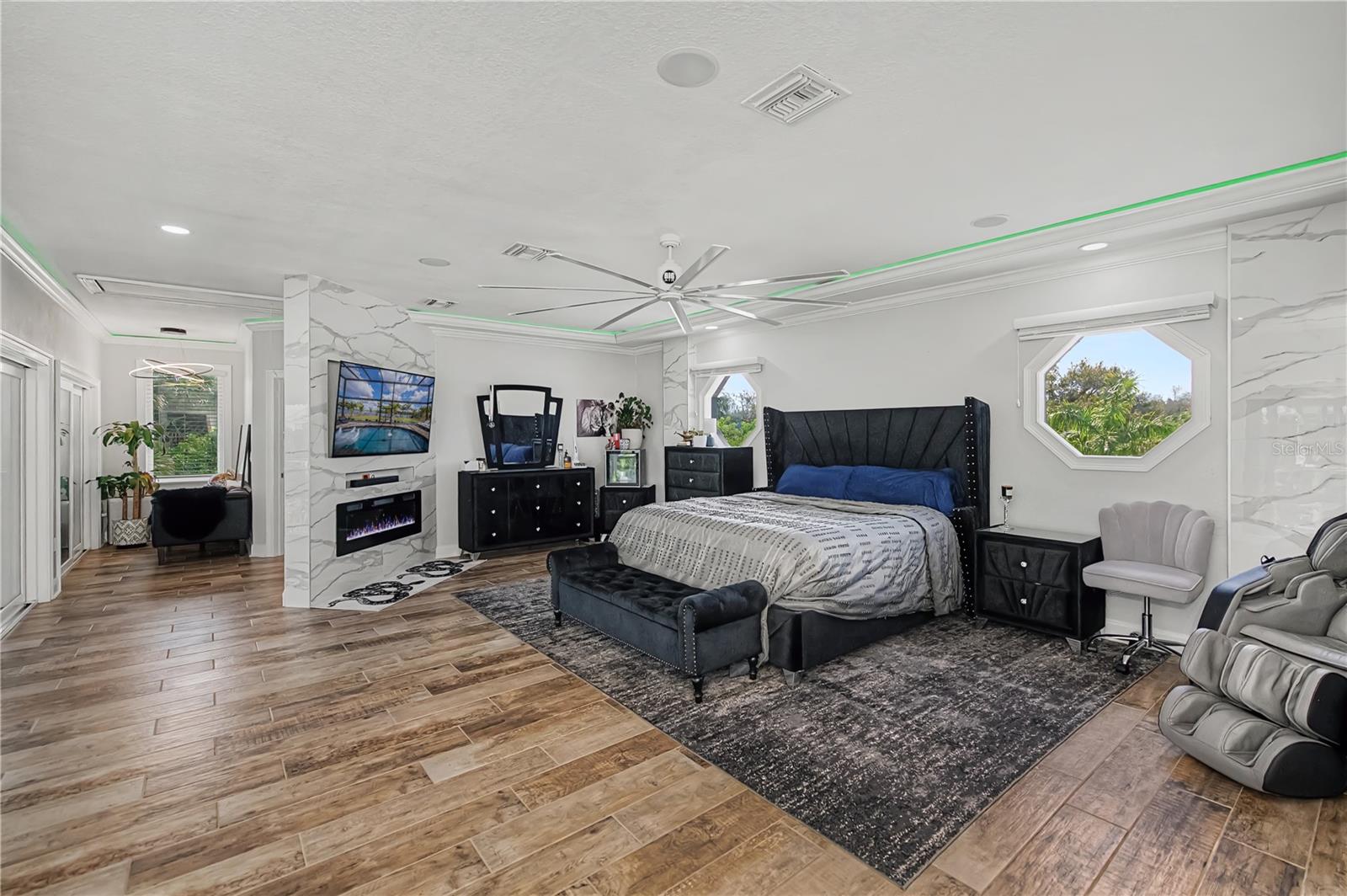 Image 47 of 96 For 2424 Harbour Drive