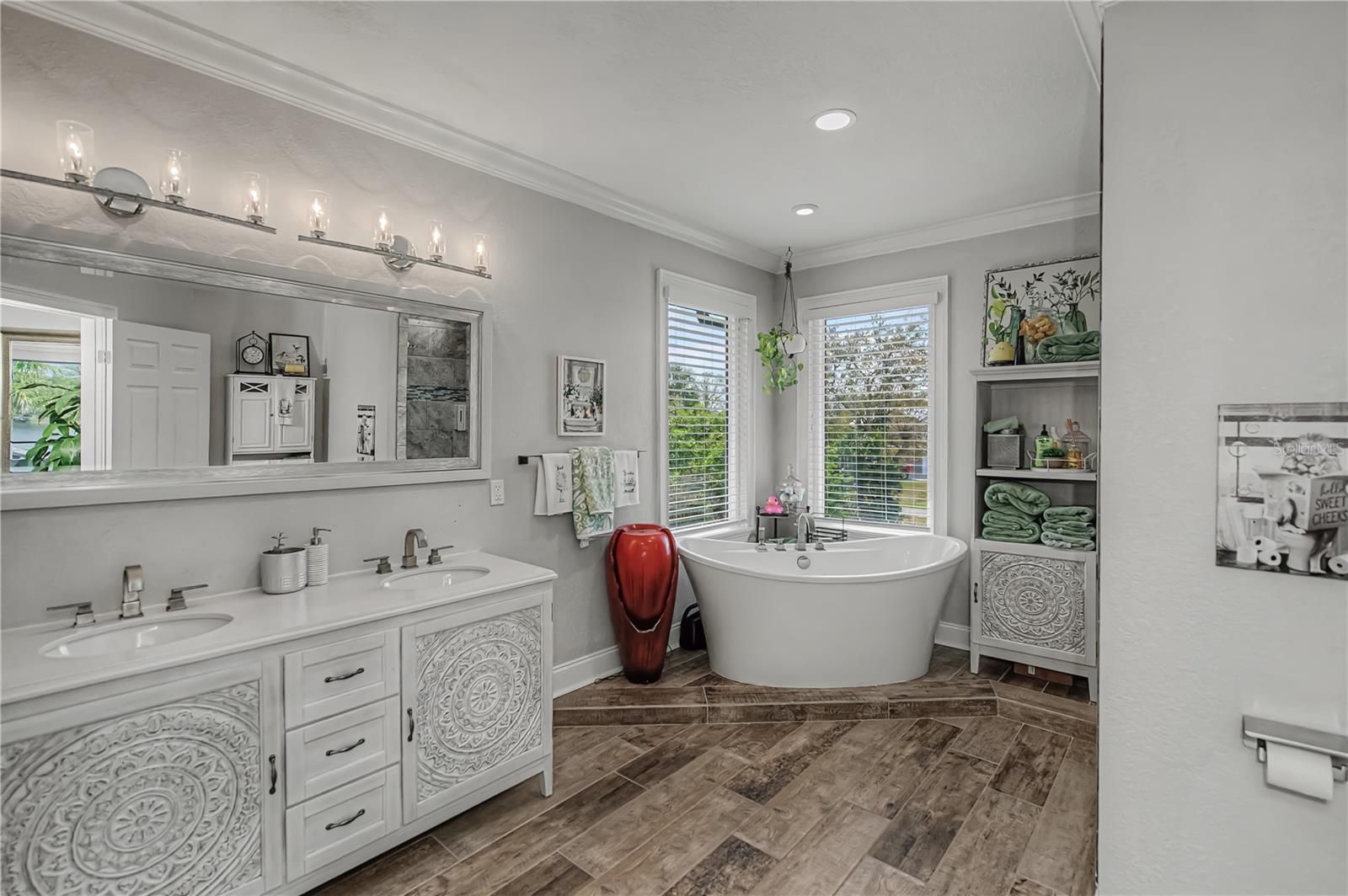 Image 49 of 96 For 2424 Harbour Drive