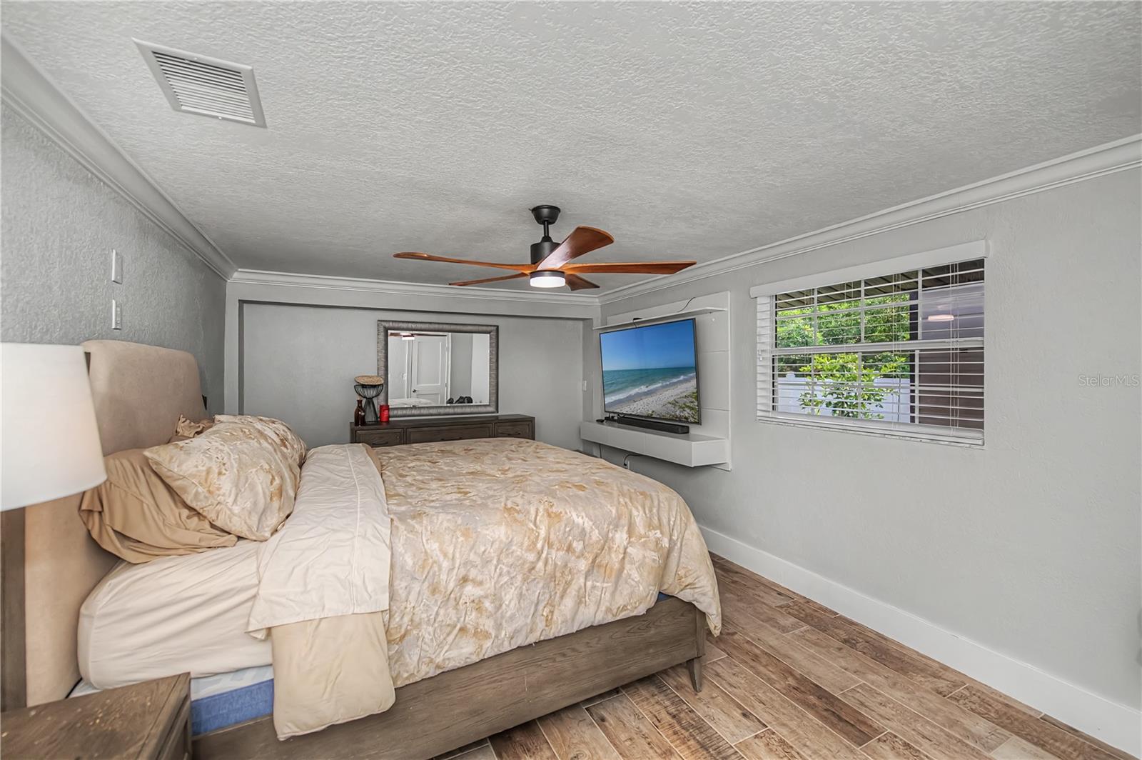 Image 63 of 96 For 2424 Harbour Drive