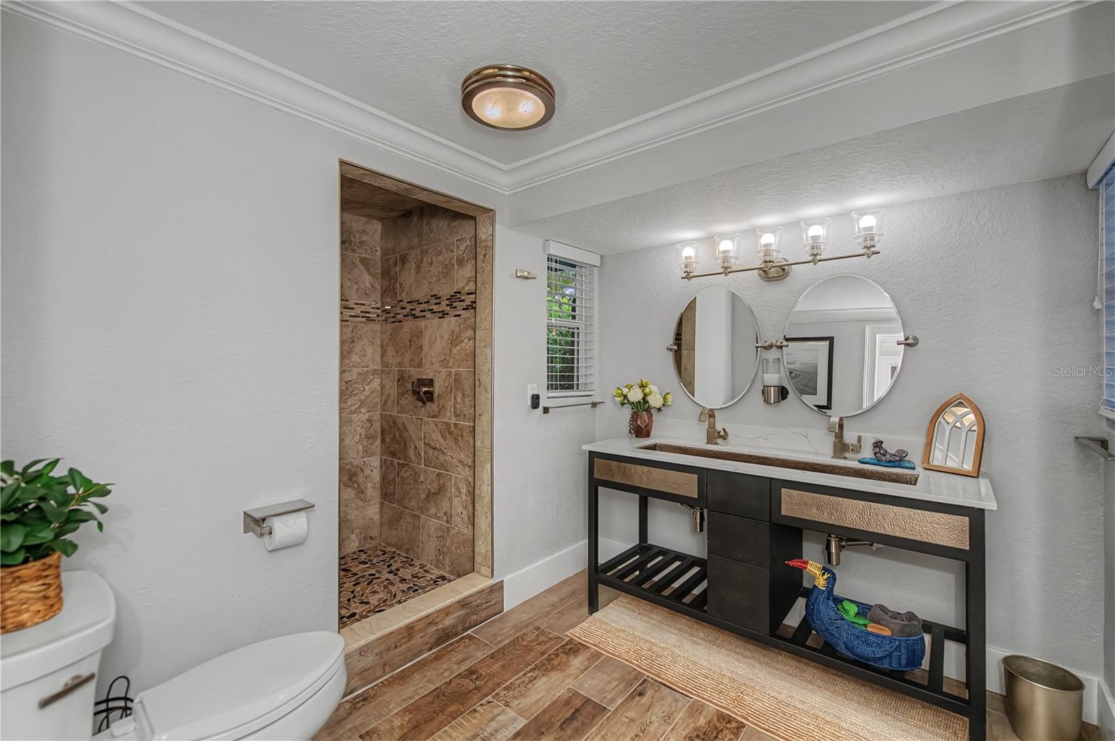 Image 65 of 96 For 2424 Harbour Drive