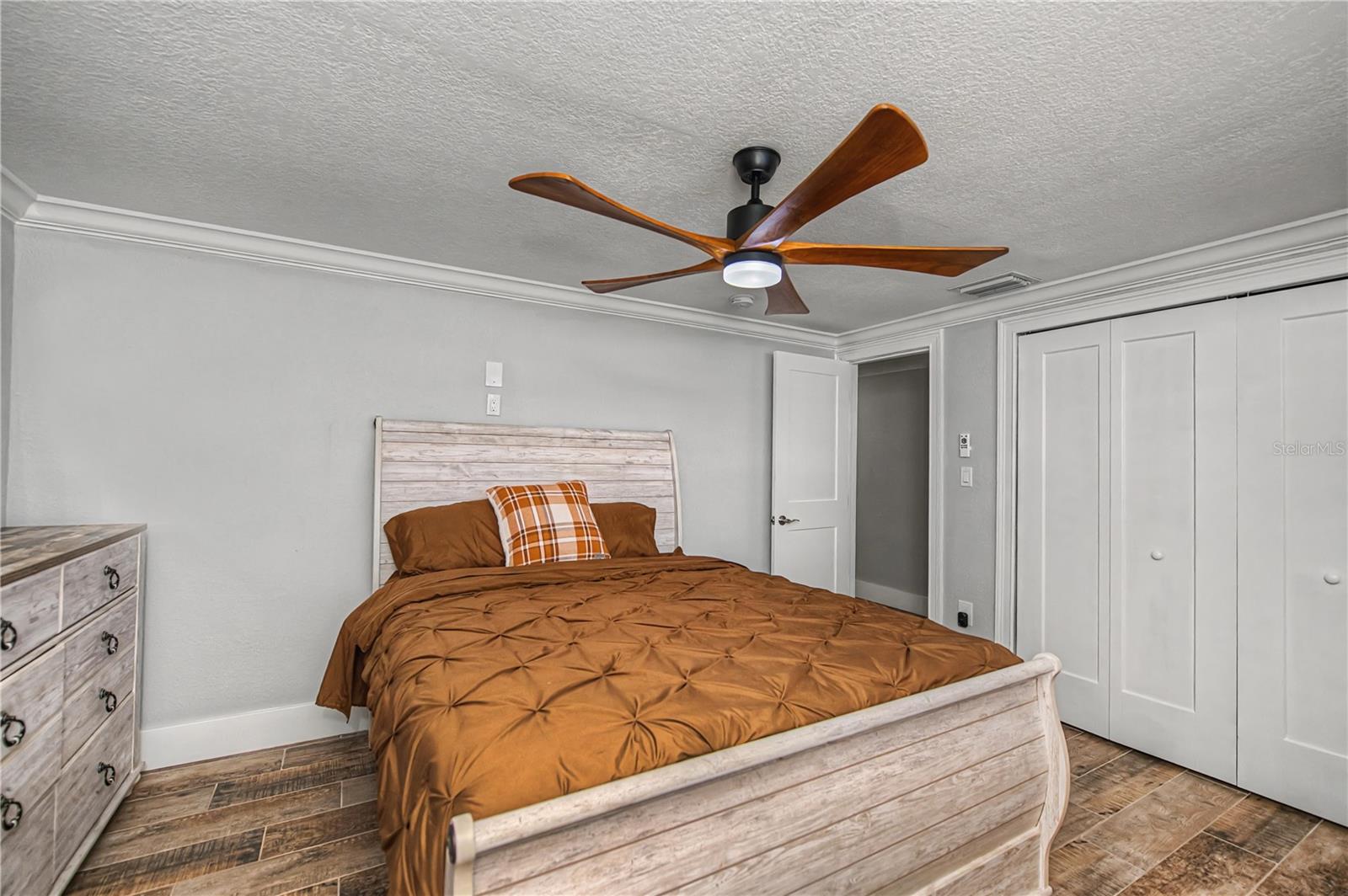 Image 69 of 96 For 2424 Harbour Drive