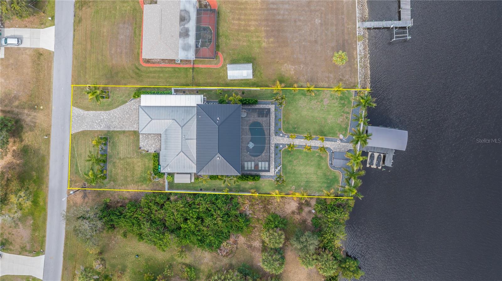 Image 9 of 96 For 2424 Harbour Drive