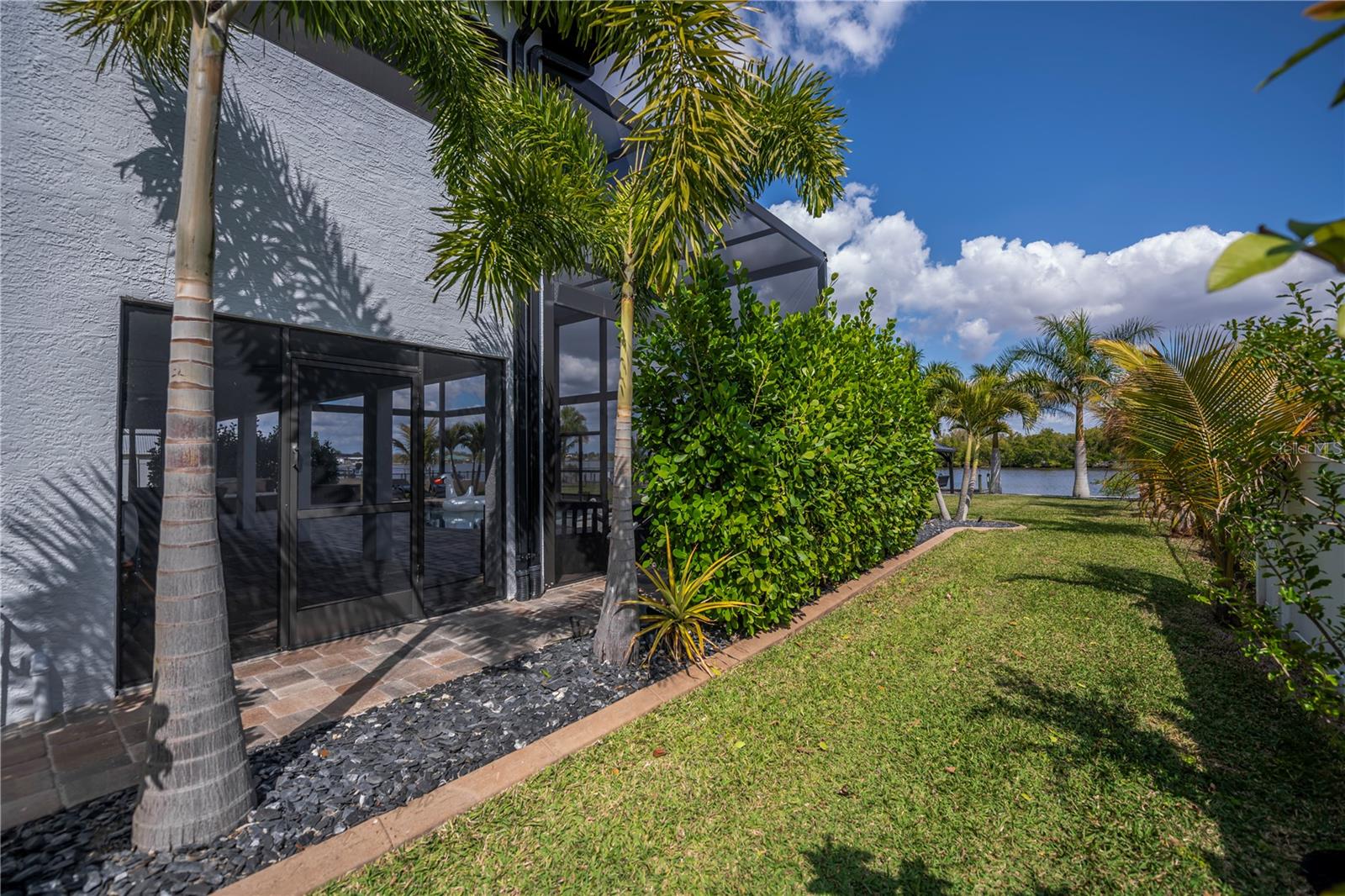 Image 92 of 96 For 2424 Harbour Drive