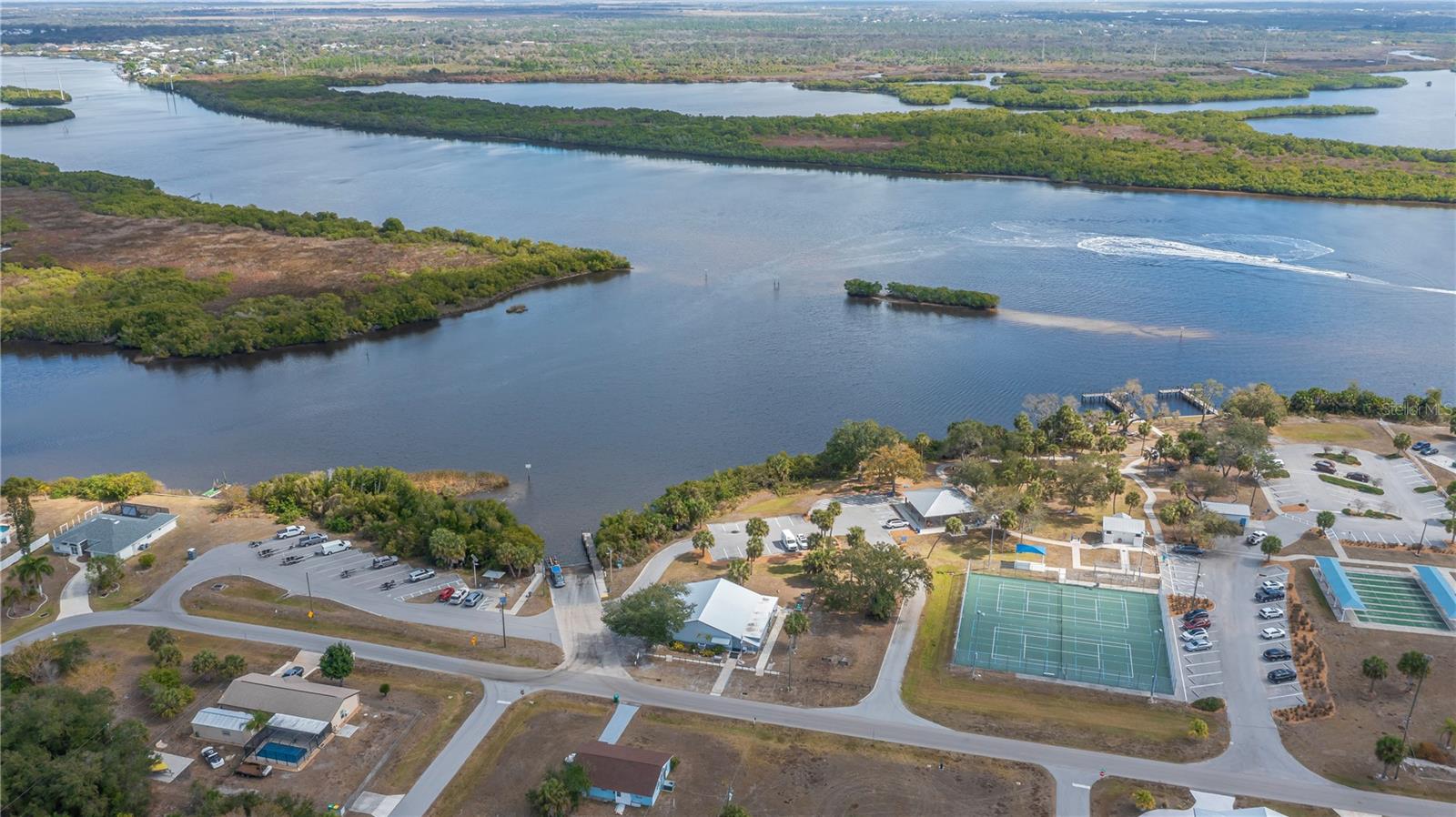 Image 95 of 96 For 2424 Harbour Drive