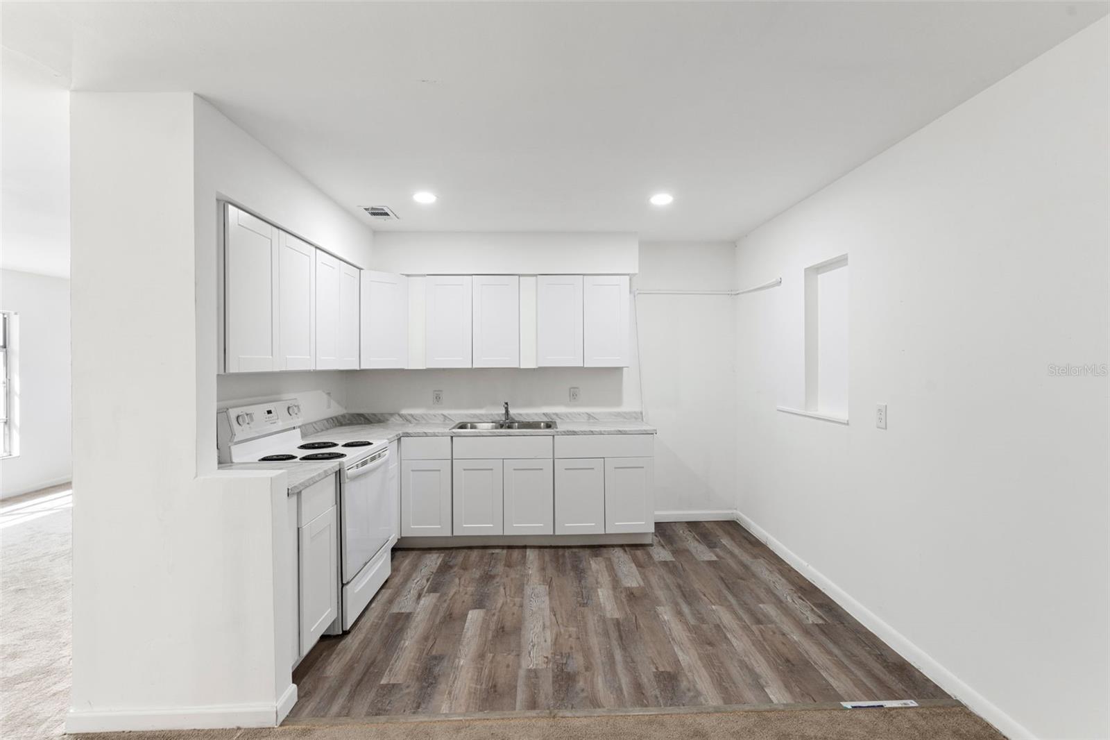 Image 10 of 44 For 815 Papaya Drive