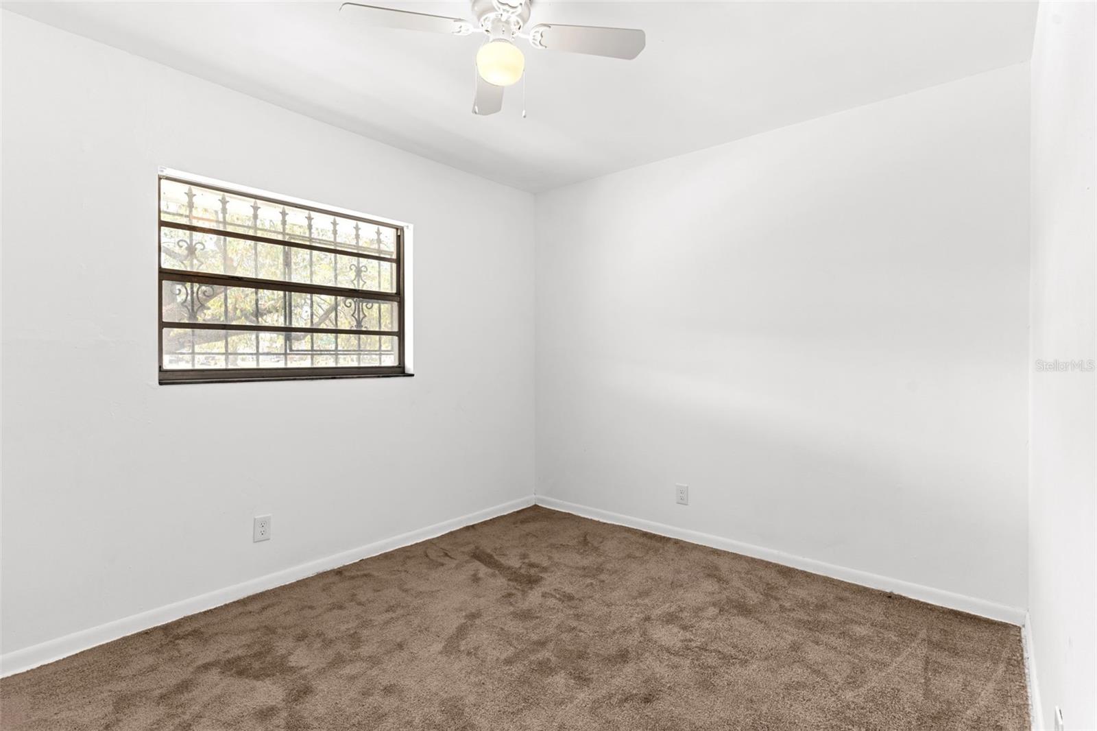 Image 18 of 44 For 815 Papaya Drive