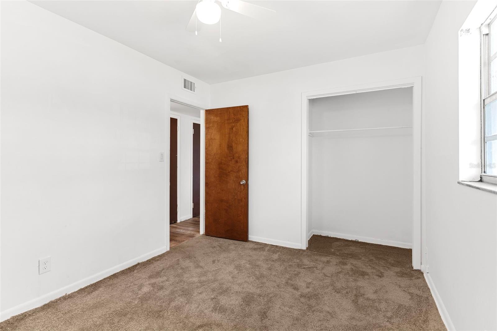 Image 19 of 44 For 815 Papaya Drive