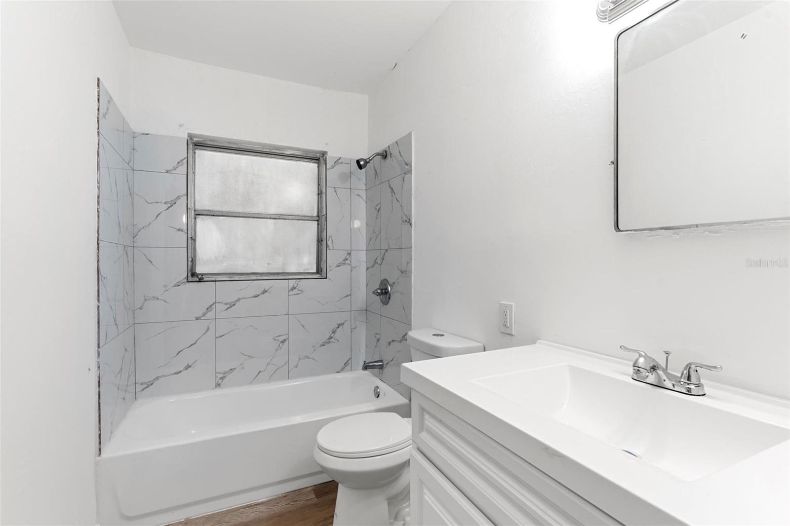 Image 20 of 44 For 815 Papaya Drive