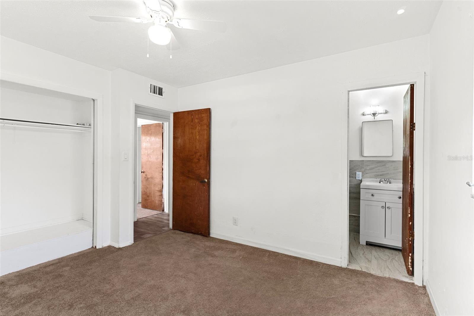 Image 24 of 44 For 815 Papaya Drive