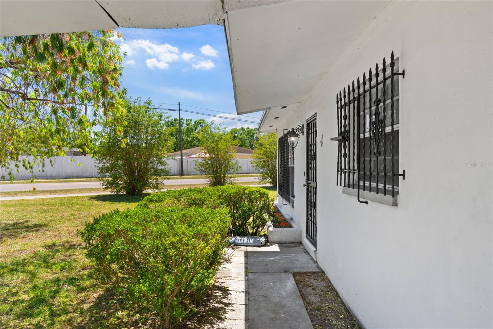 Image 4 of 44 For 815 Papaya Drive