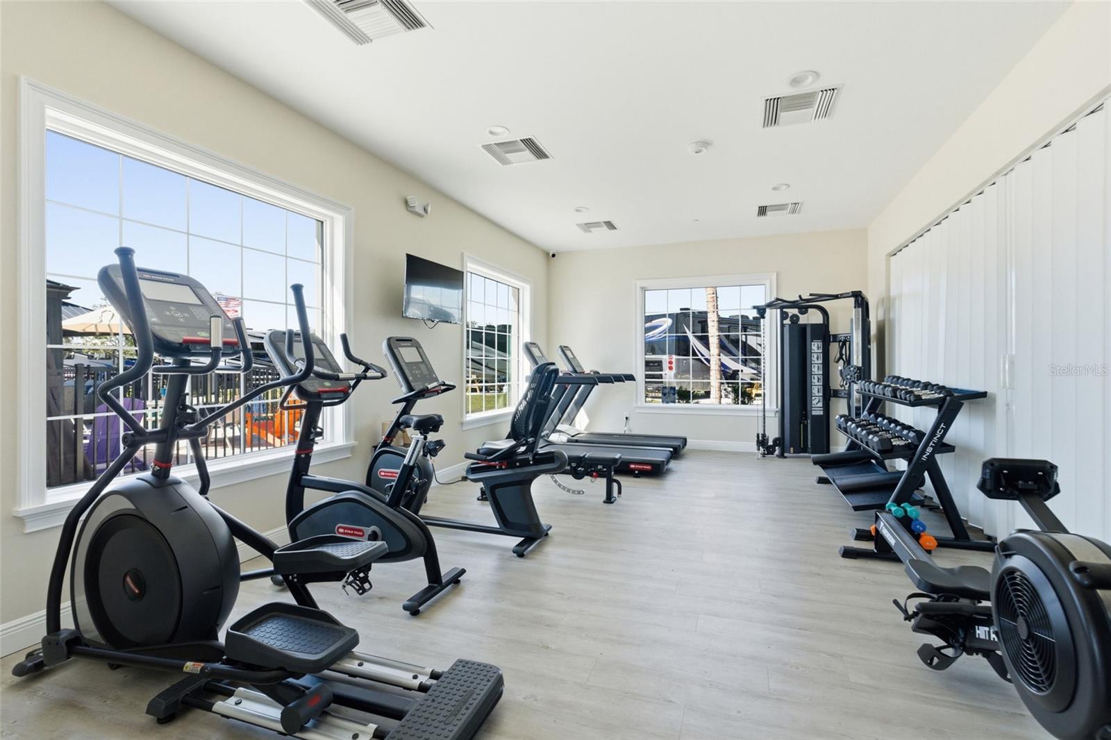 Image 12 of 23 For 232 Riverclub Court