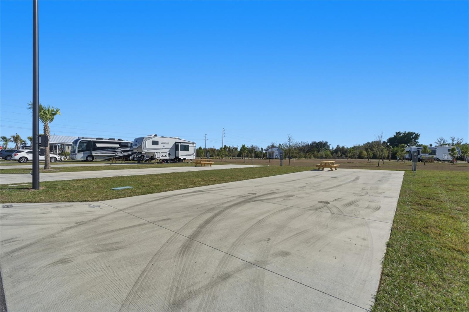 Image 3 of 23 For 232 Riverclub Court