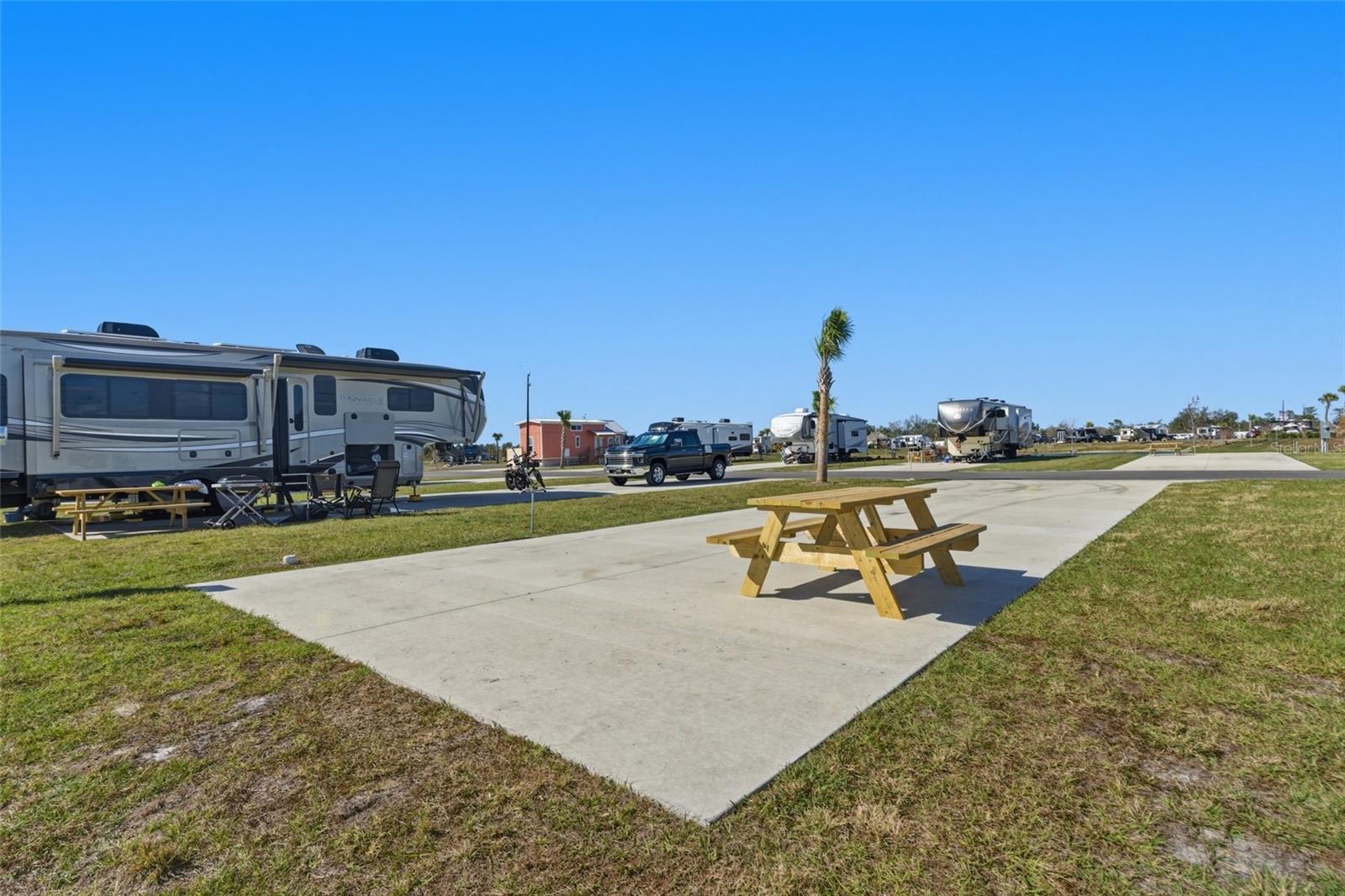 Image 5 of 23 For 232 Riverclub Court