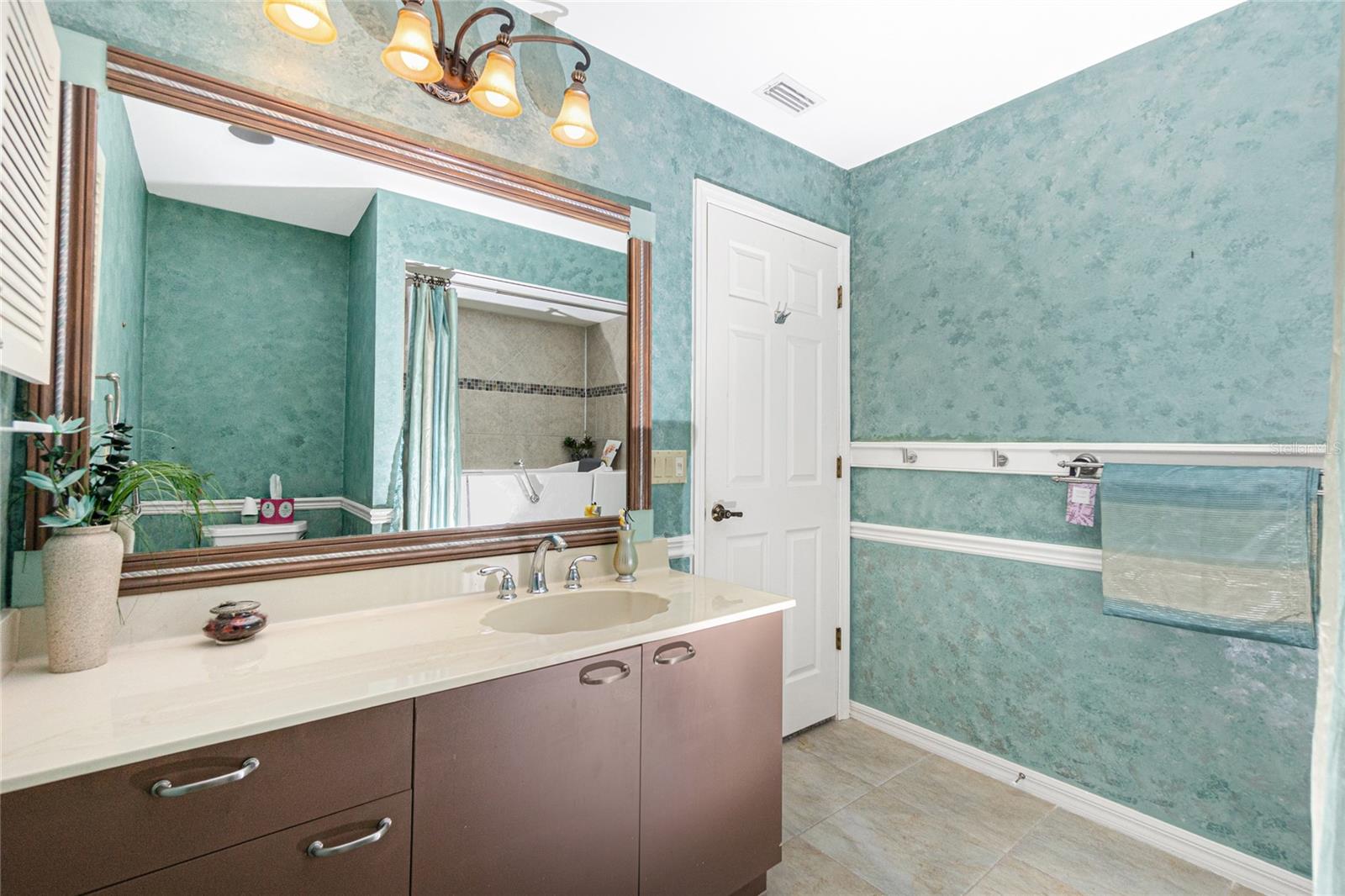 Image 36 of 91 For 11409 Courtney Drive