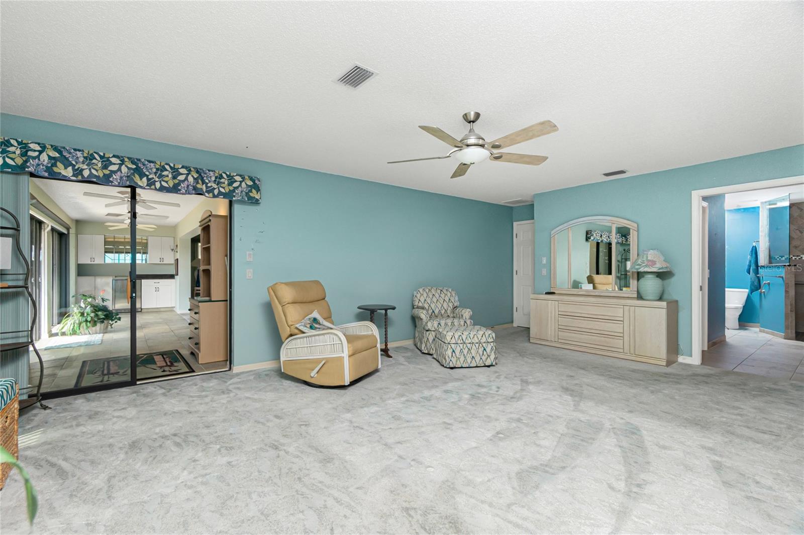 Image 43 of 91 For 11409 Courtney Drive