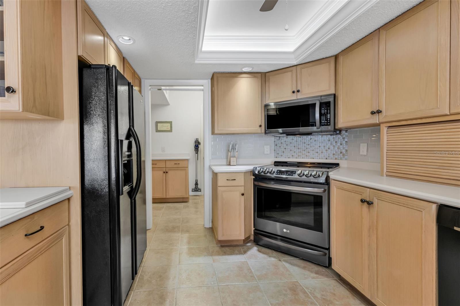 Image 13 of 35 For 1 Colony Point Drive 13c