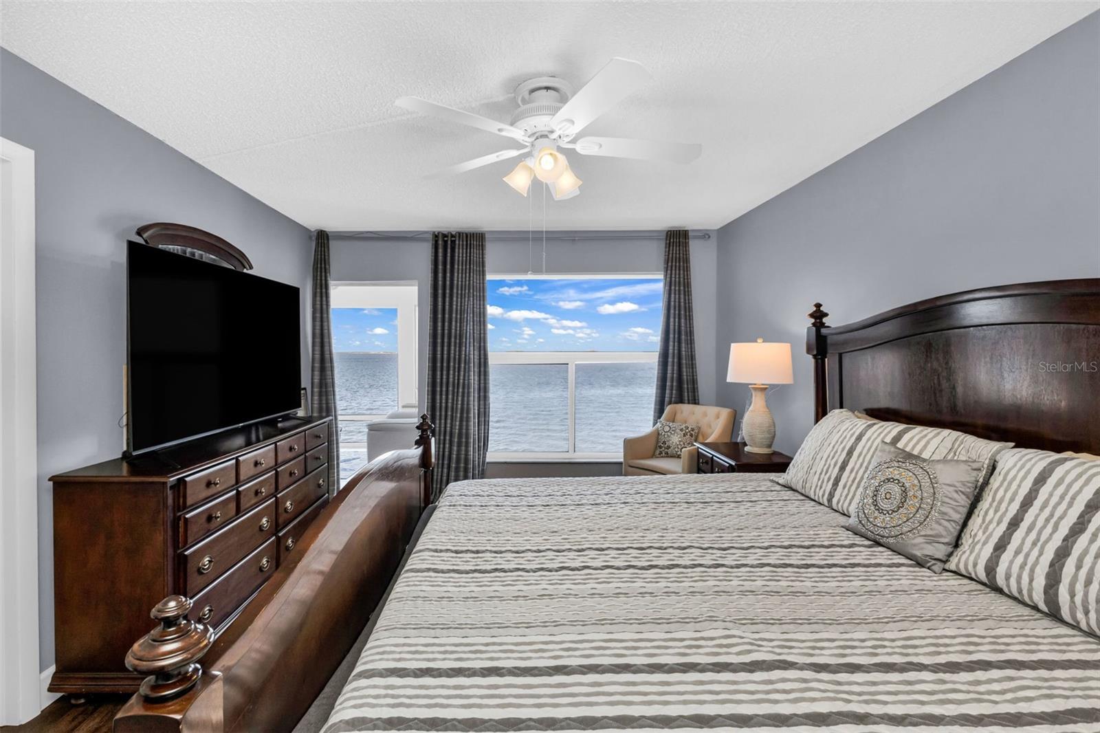 Image 22 of 35 For 1 Colony Point Drive 13c