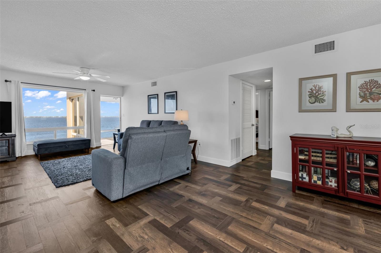 Image 5 of 35 For 1 Colony Point Drive 13c