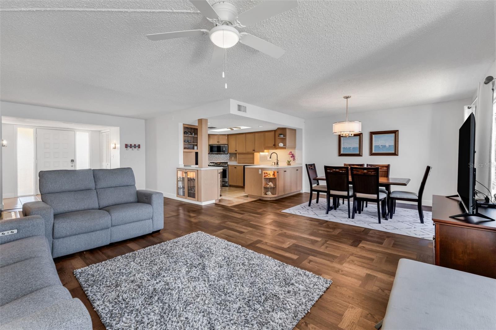 Image 9 of 35 For 1 Colony Point Drive 13c