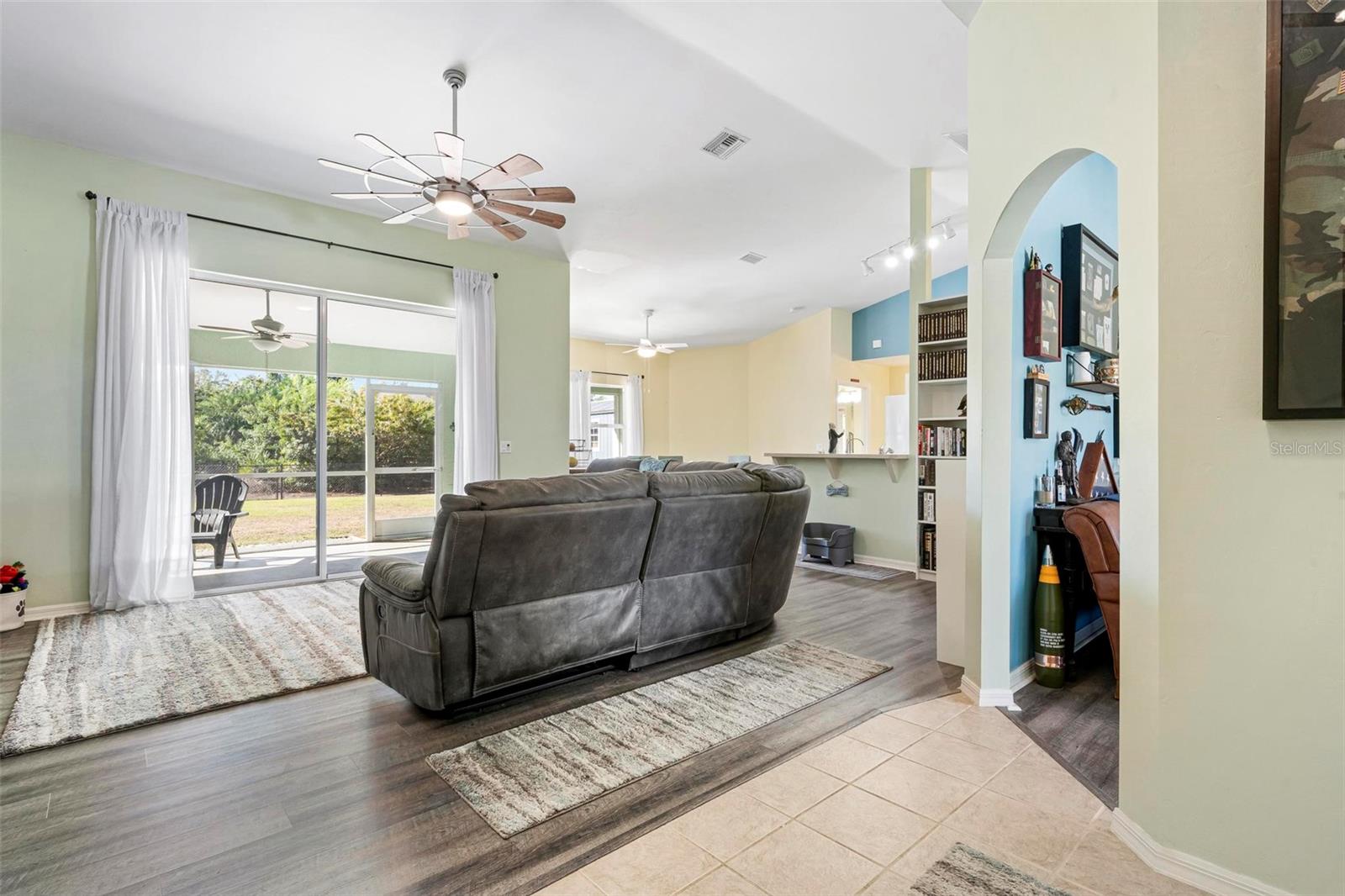 Image 11 of 44 For 2863 Paddock Avenue