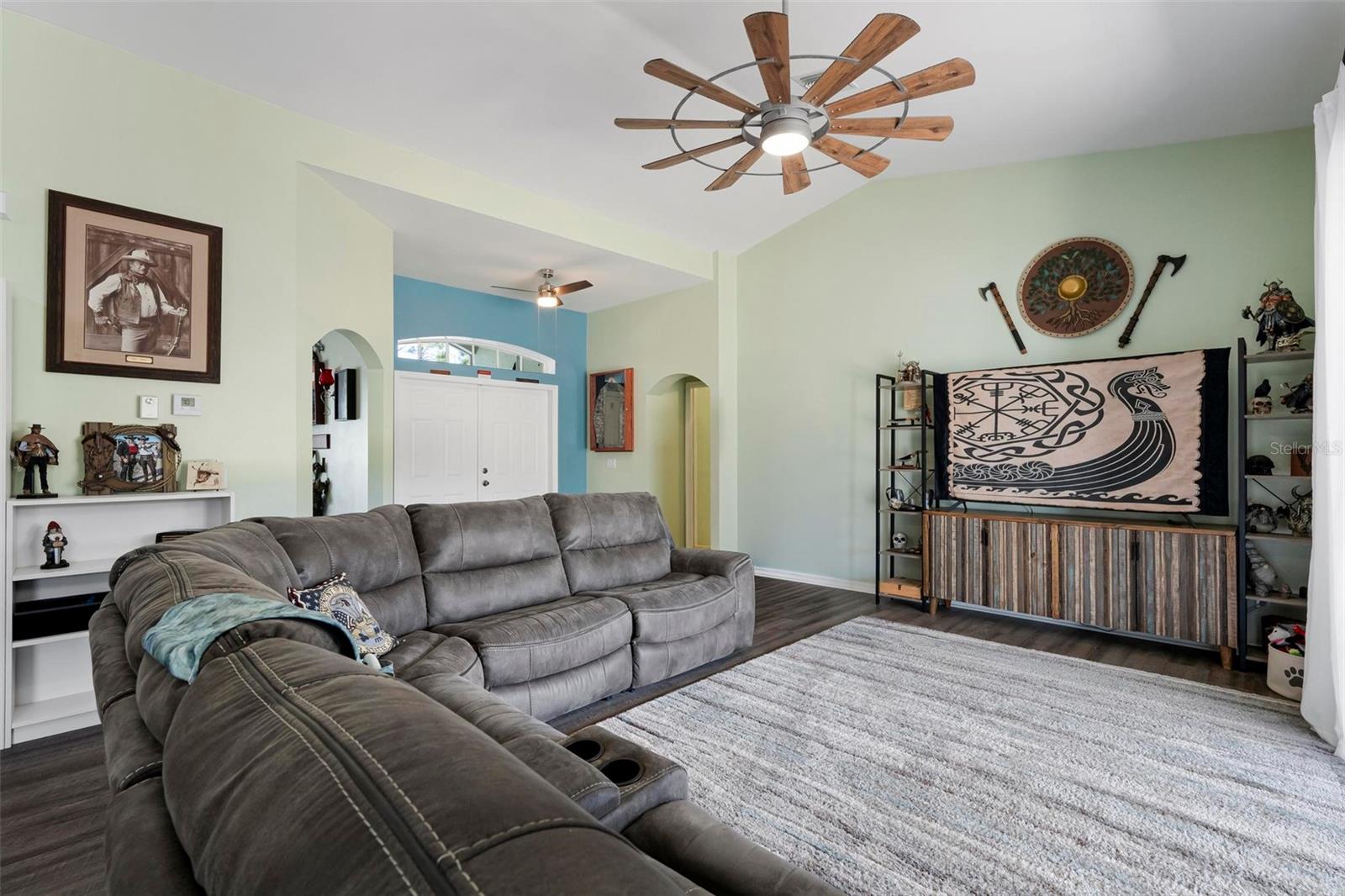 Image 12 of 44 For 2863 Paddock Avenue