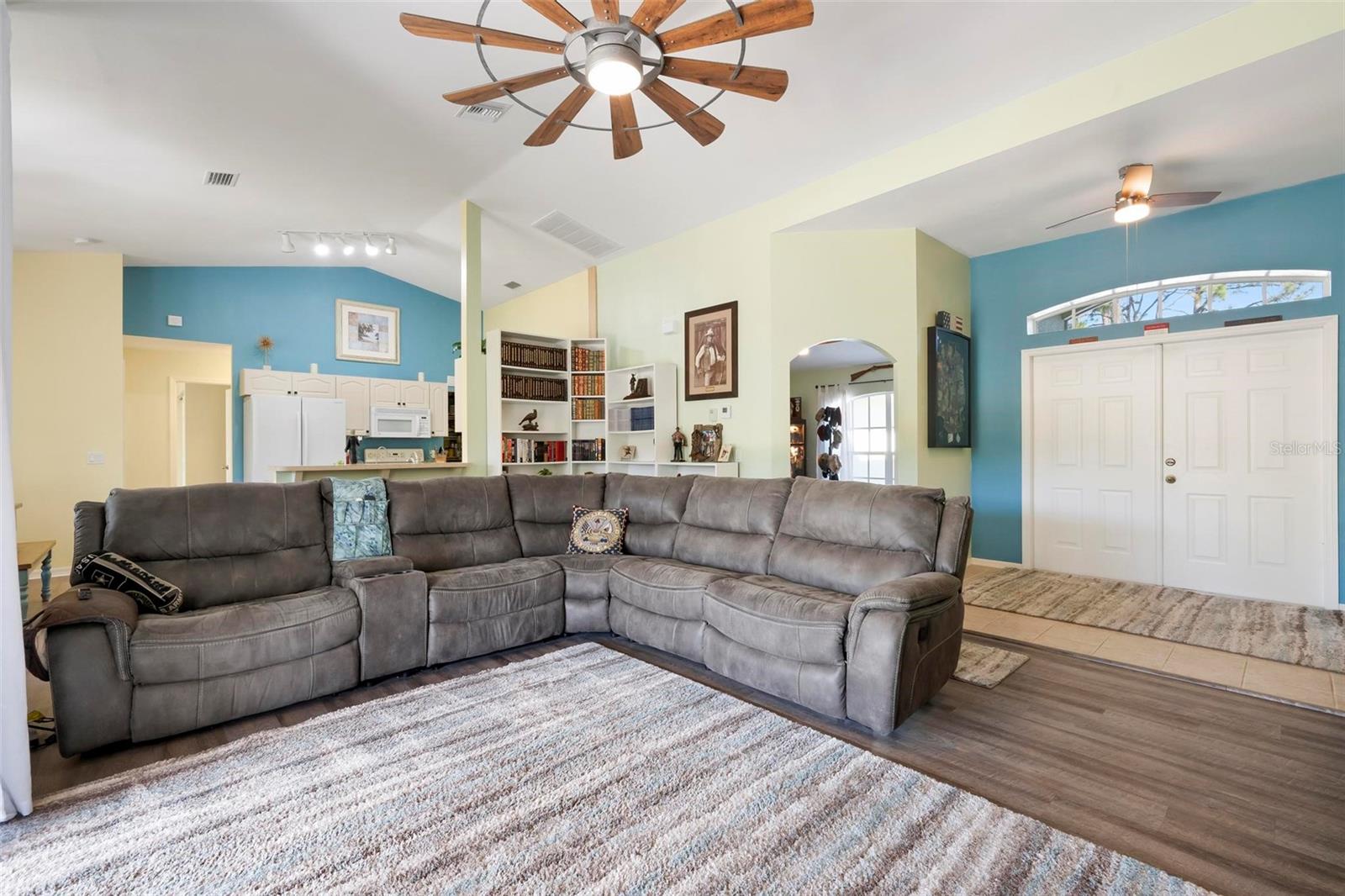 Image 13 of 44 For 2863 Paddock Avenue