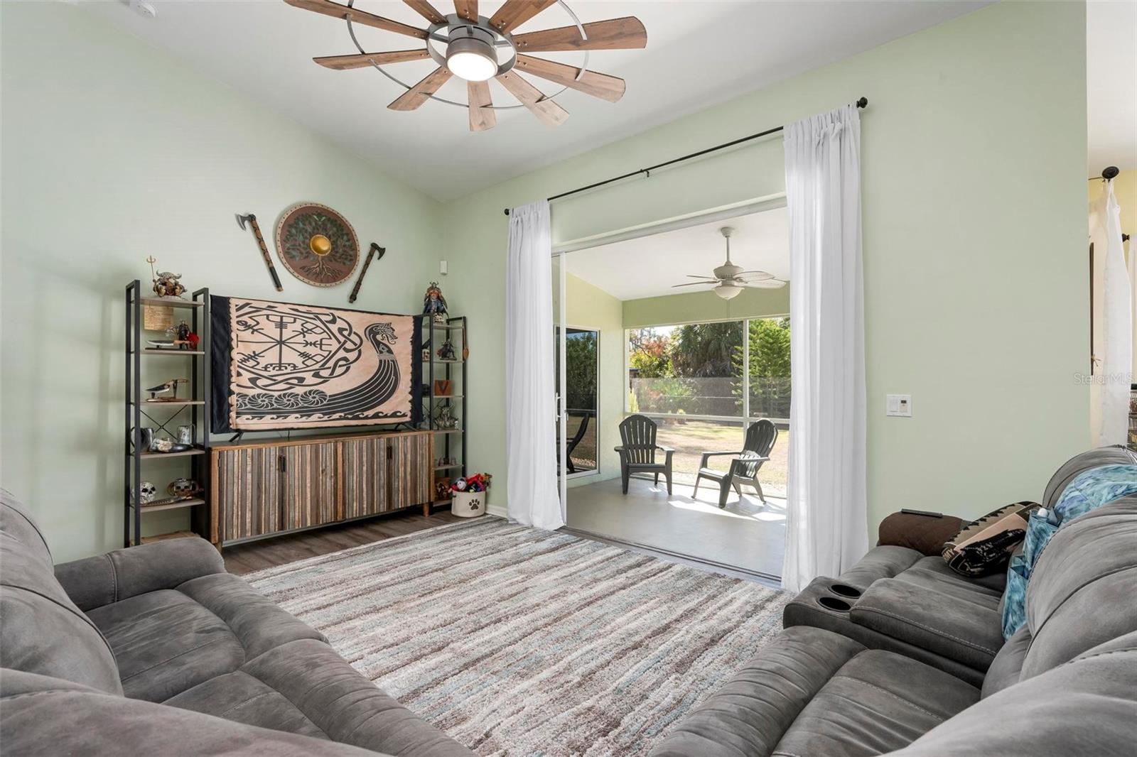 Image 14 of 44 For 2863 Paddock Avenue