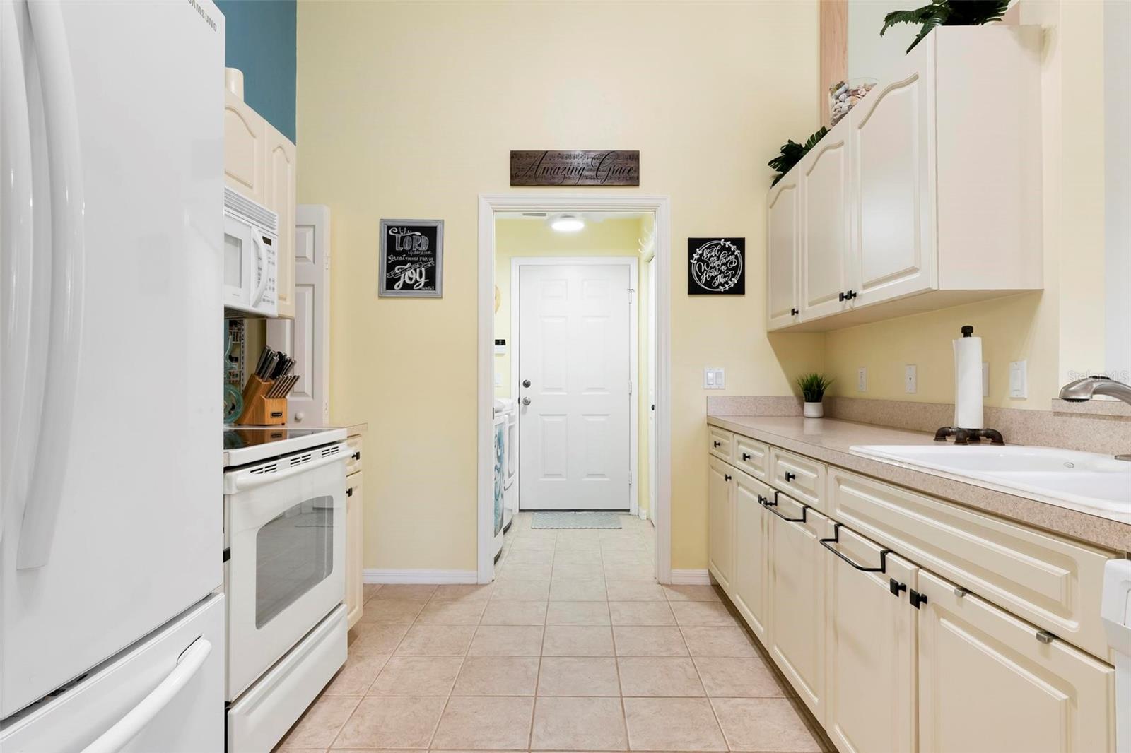 Image 17 of 44 For 2863 Paddock Avenue