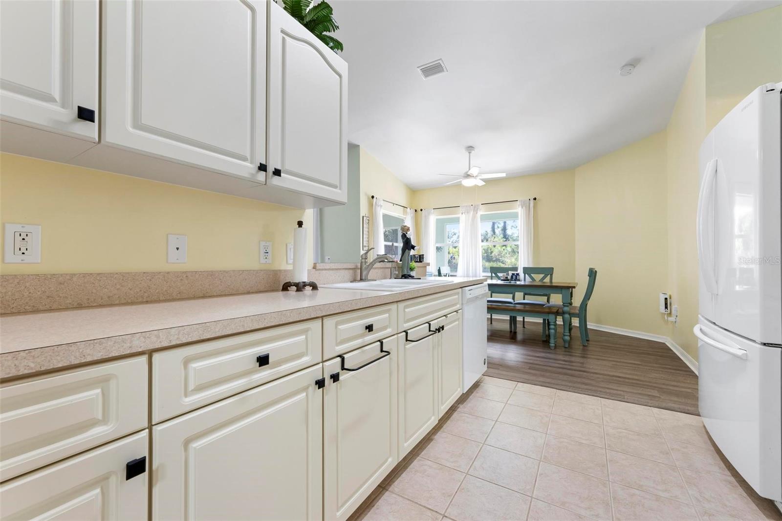 Image 20 of 44 For 2863 Paddock Avenue