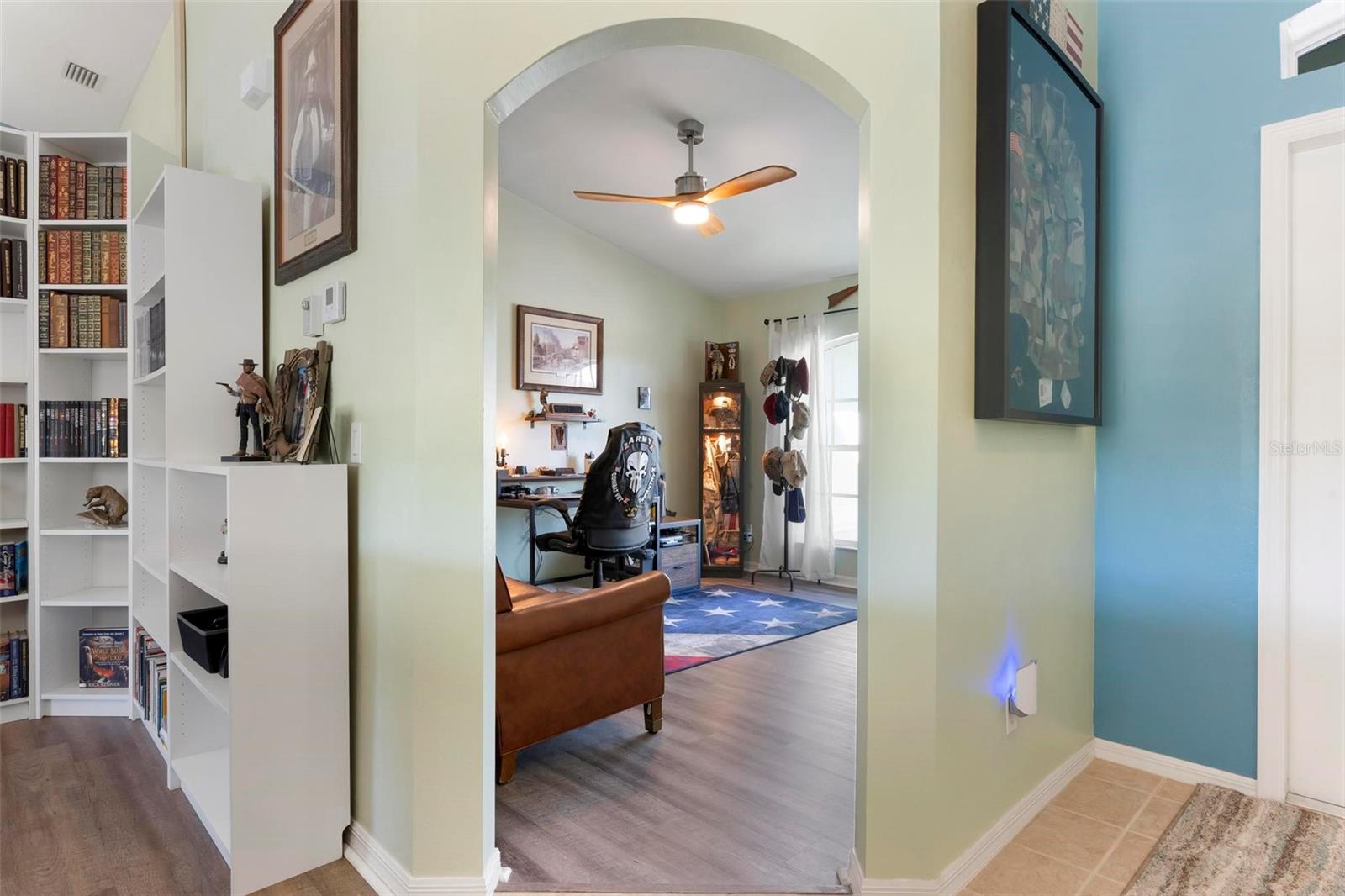 Image 23 of 44 For 2863 Paddock Avenue