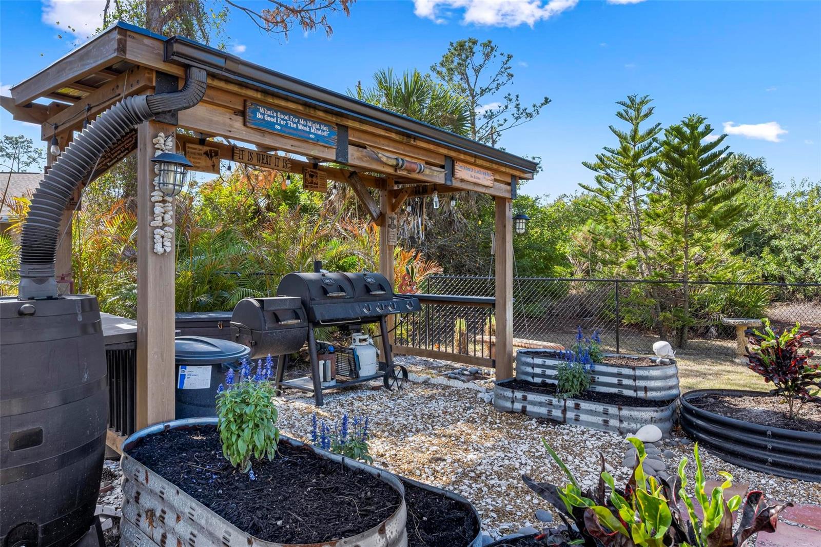 Image 3 of 44 For 2863 Paddock Avenue