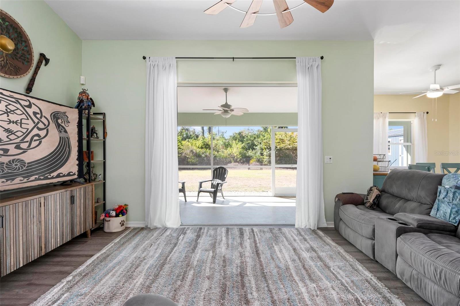 Image 8 of 44 For 2863 Paddock Avenue