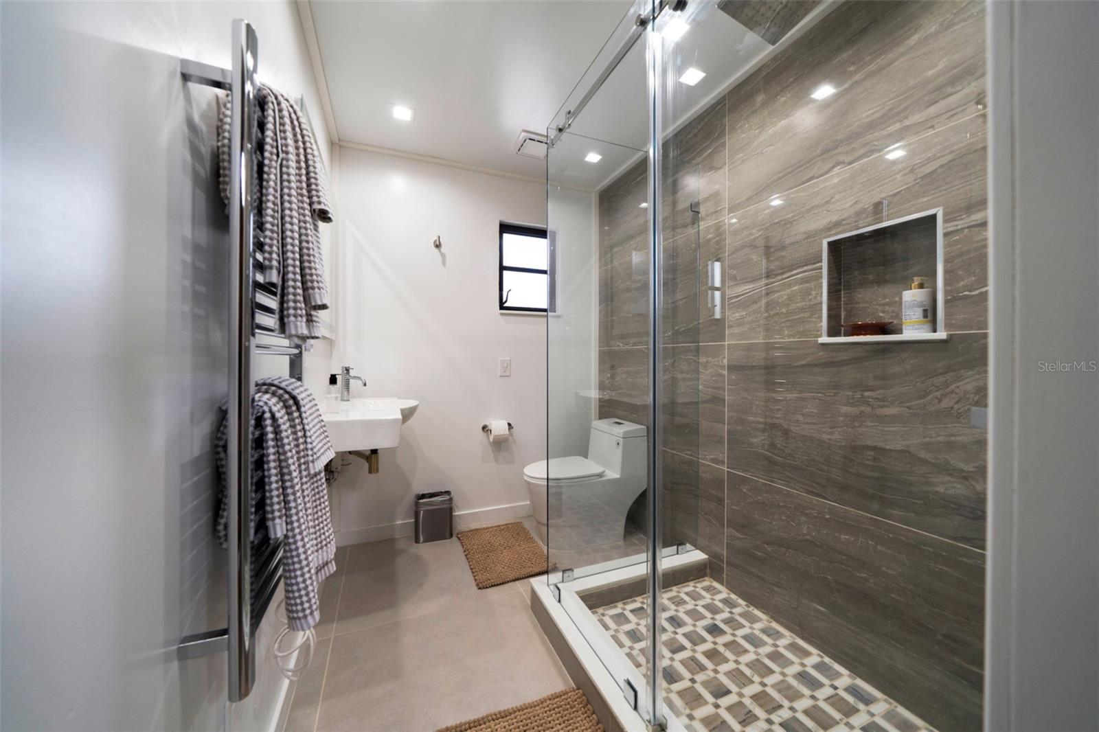 Image 26 of 58 For 4359 Cr 78