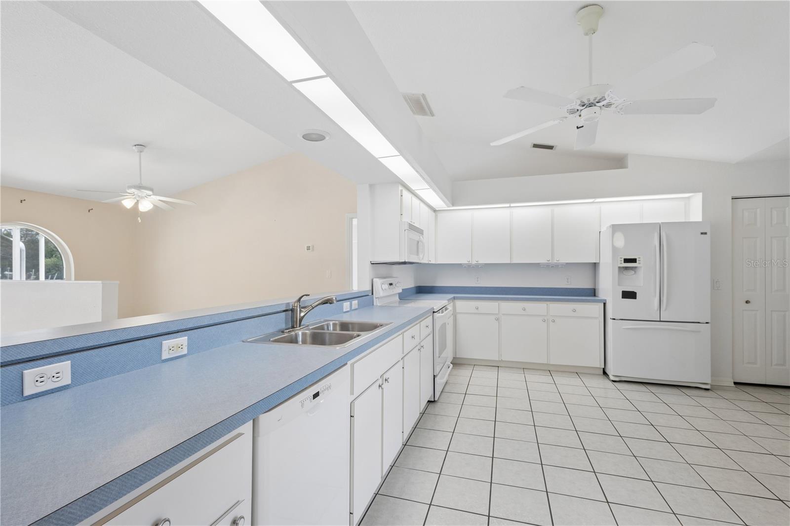 Image 11 of 25 For 1054 General Street