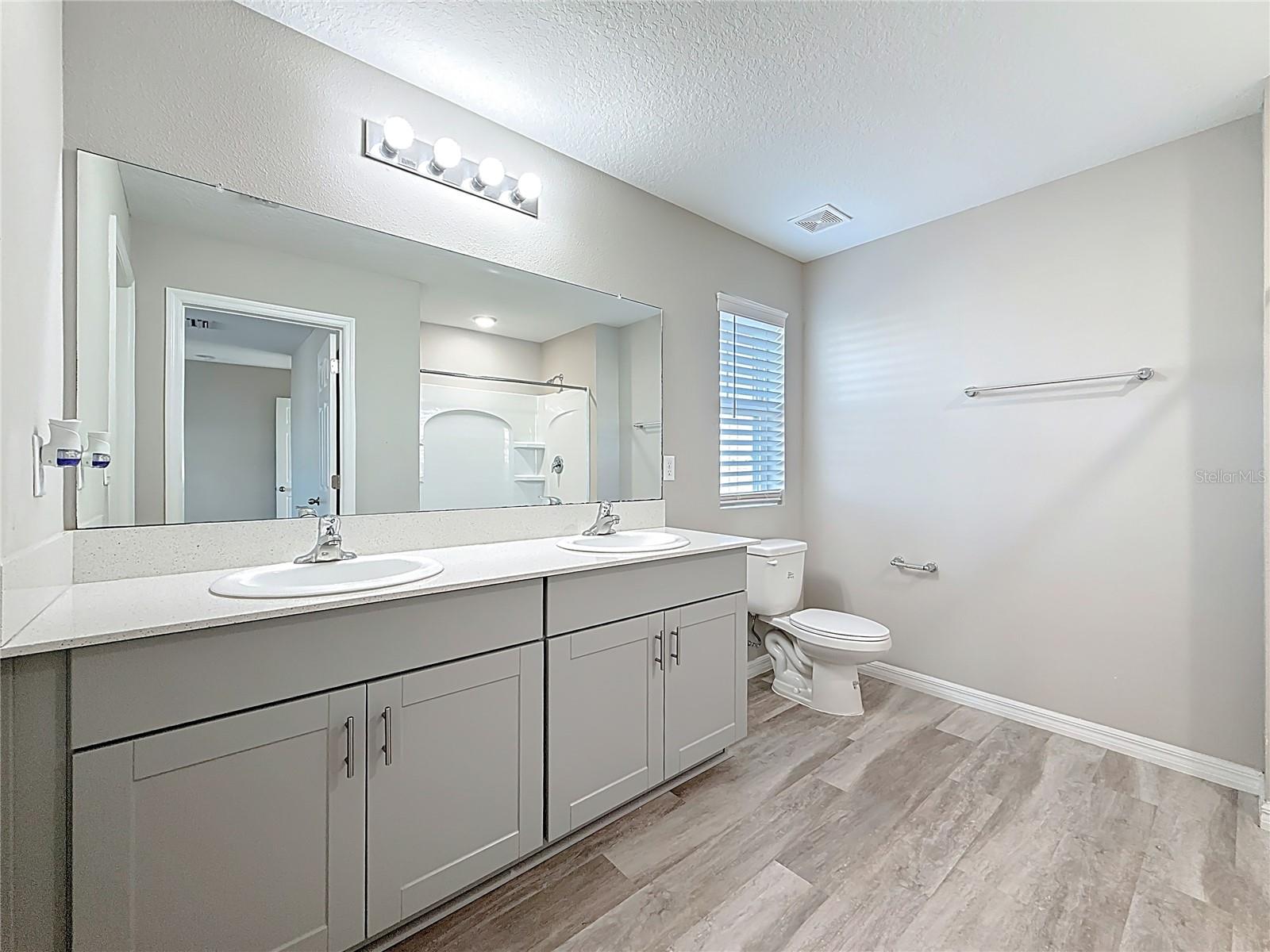 Image 34 of 55 For 12892 Tannencrest Drive