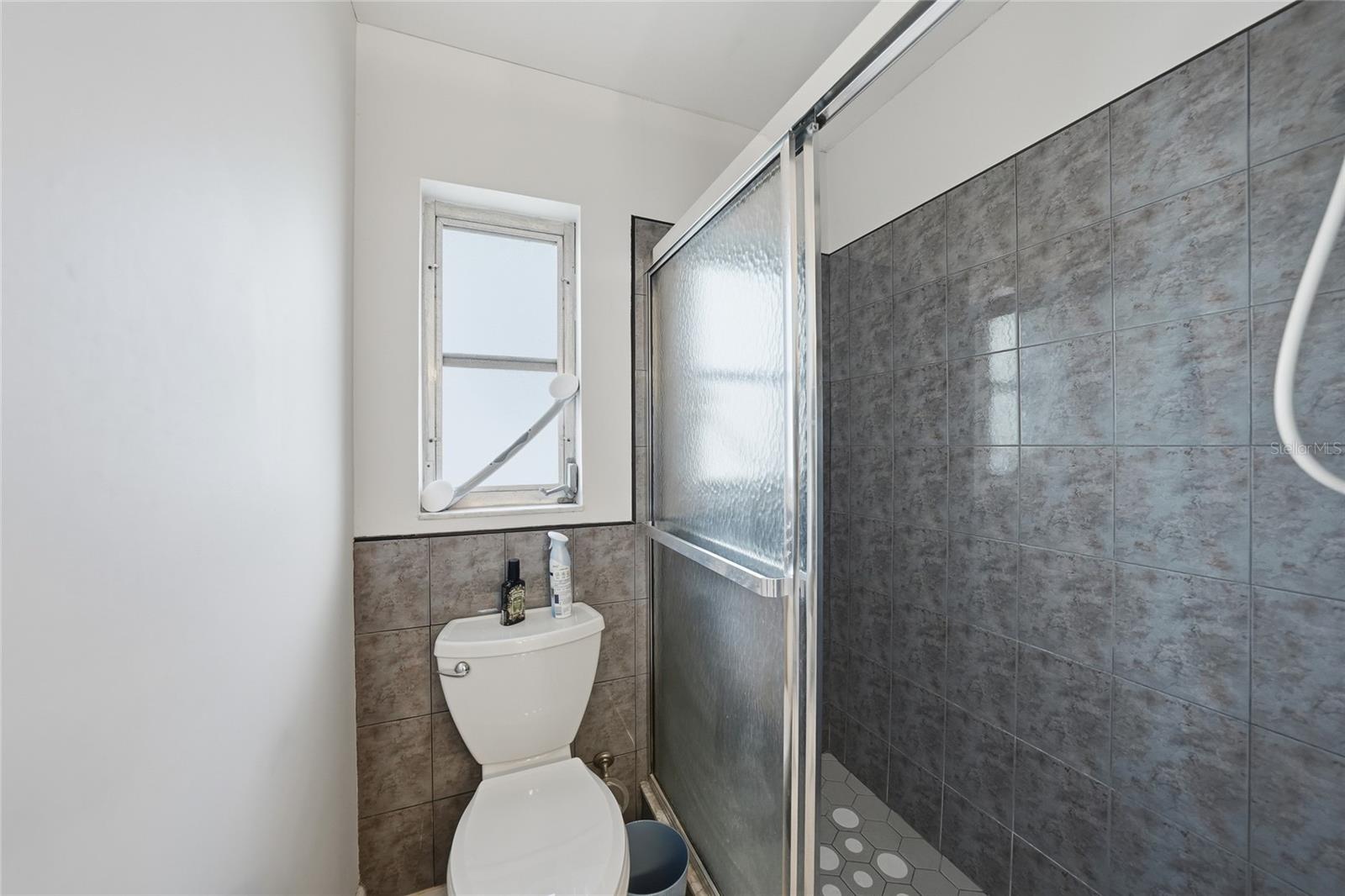 Image 16 of 35 For 1012 Webster Avenue Nw