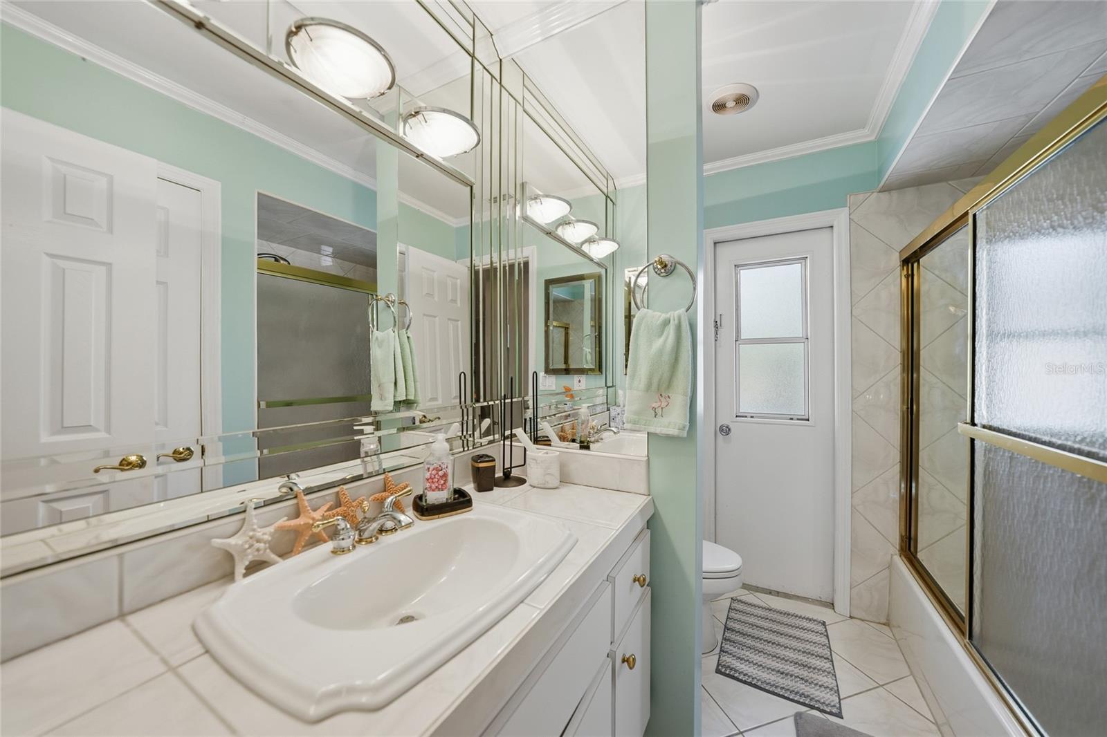 Image 19 of 35 For 1012 Webster Avenue Nw