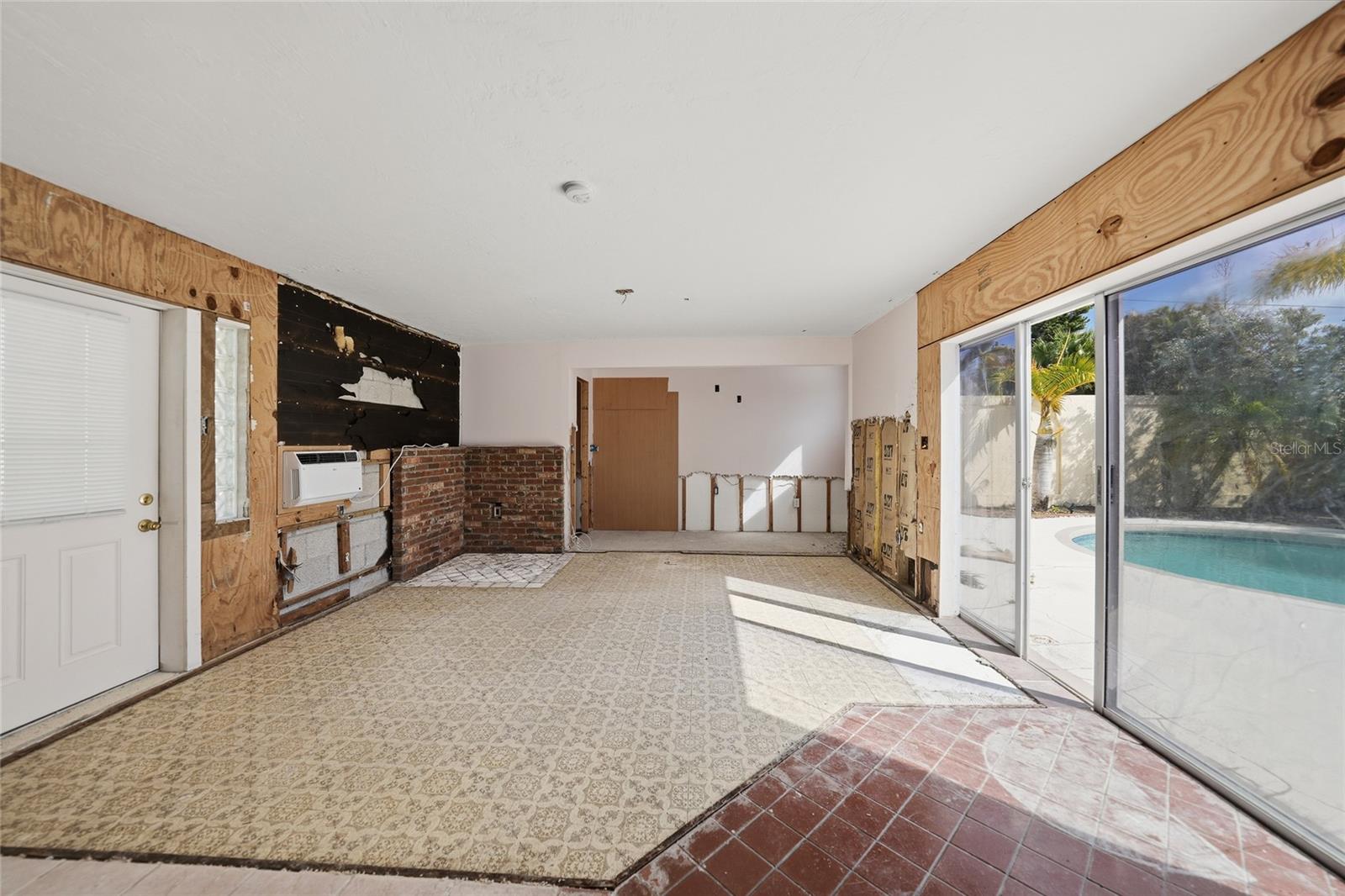 Image 27 of 35 For 1012 Webster Avenue Nw