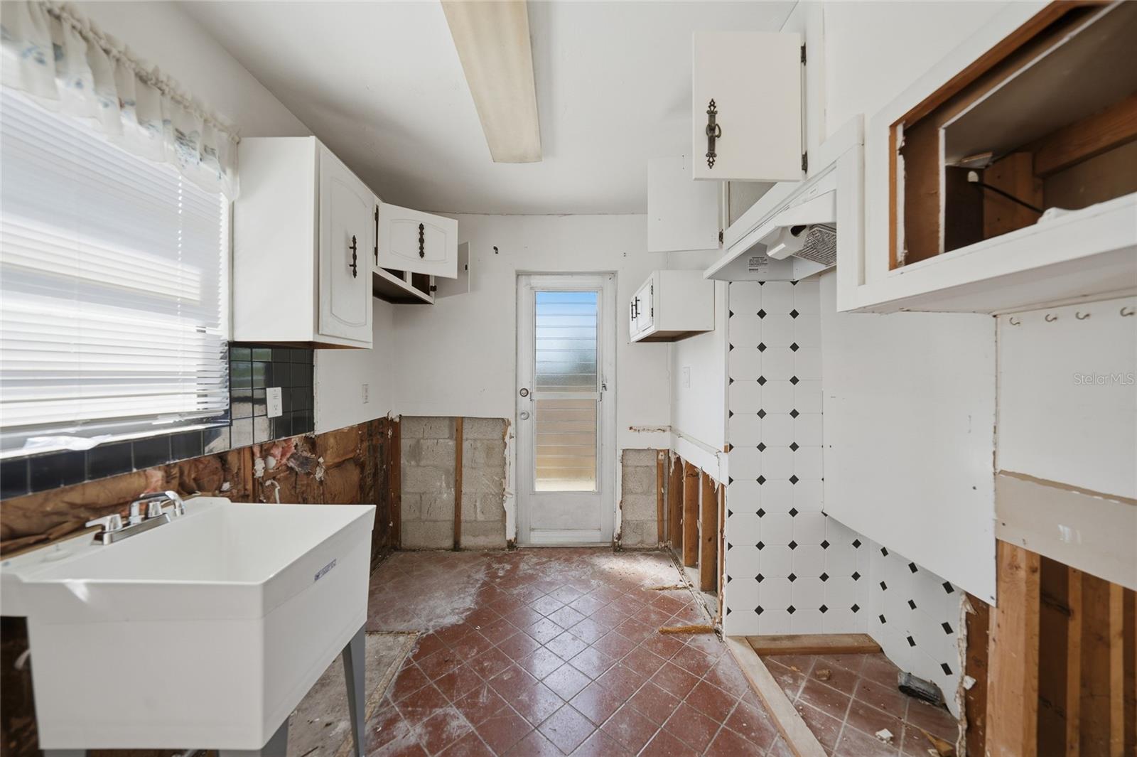 Image 30 of 35 For 1012 Webster Avenue Nw