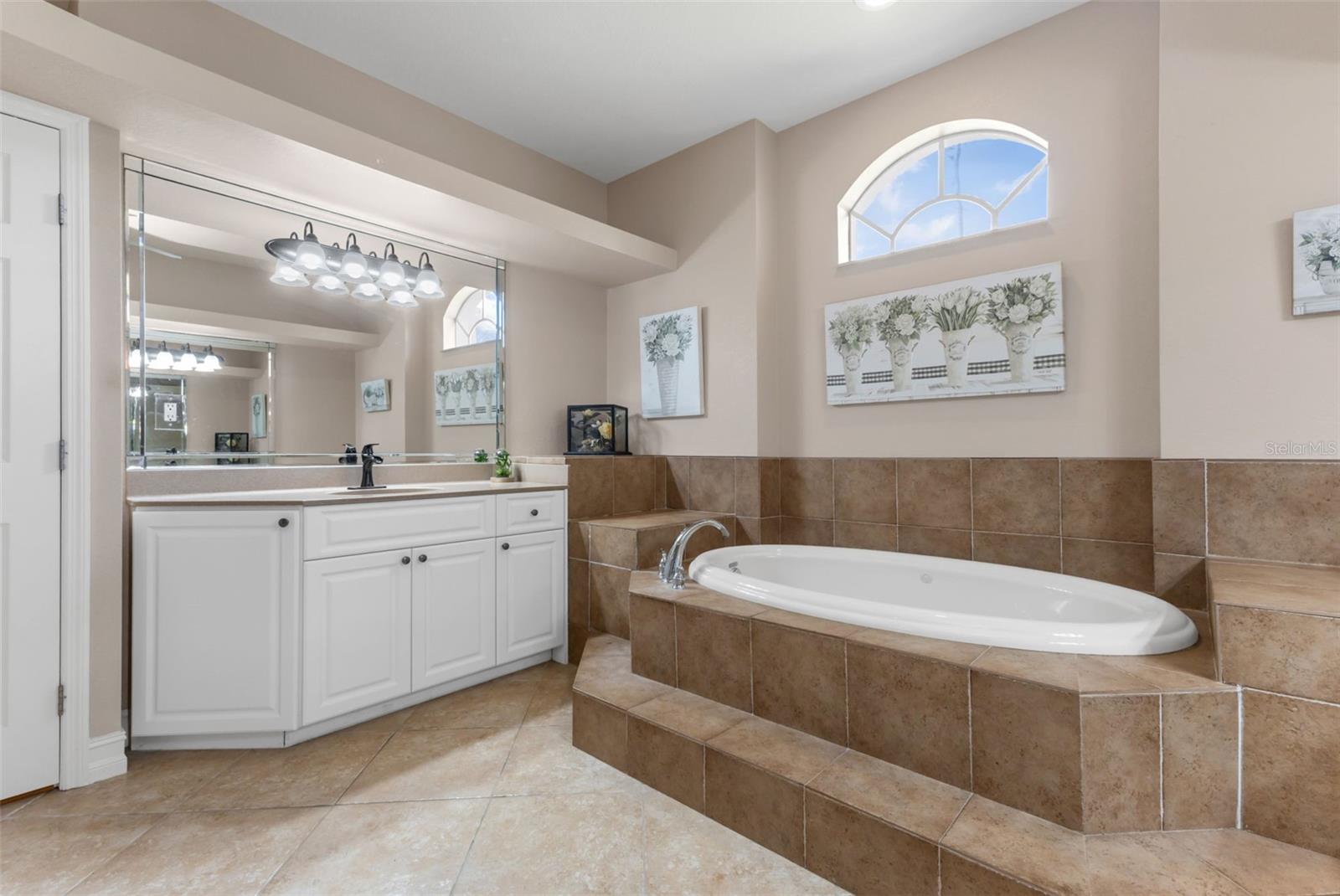 Image 32 of 73 For 17363 Wellsley Avenue