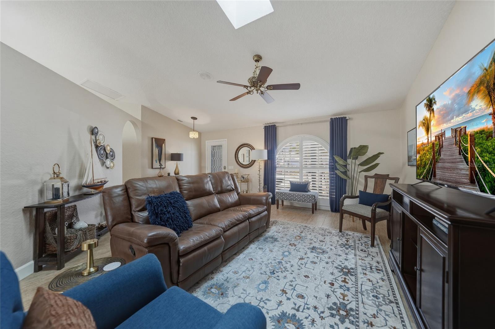 Image 15 of 63 For 803 Lucia Drive