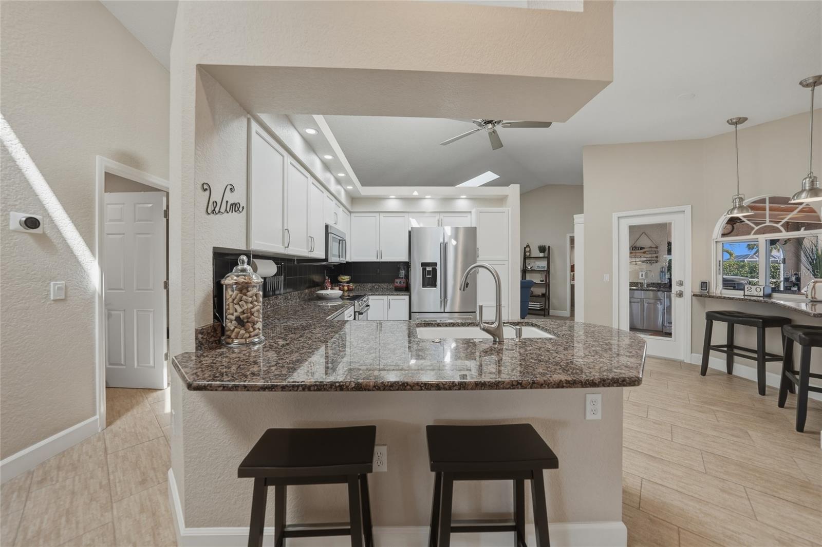 Image 21 of 63 For 803 Lucia Drive