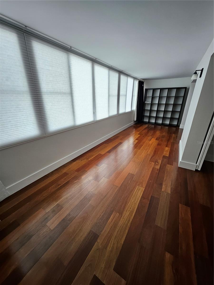 Image 12 of 35 For 715 Helen Street 5