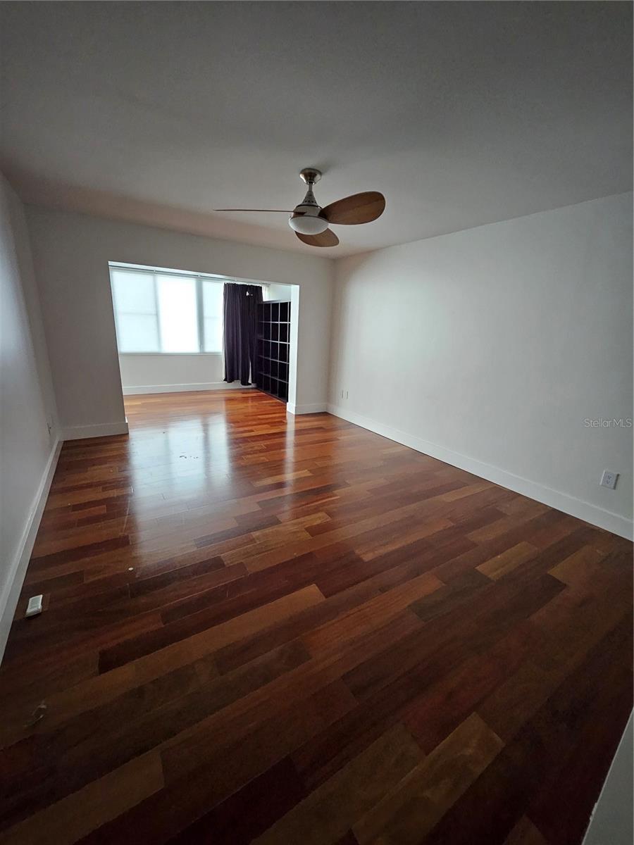 Image 13 of 35 For 715 Helen Street 5