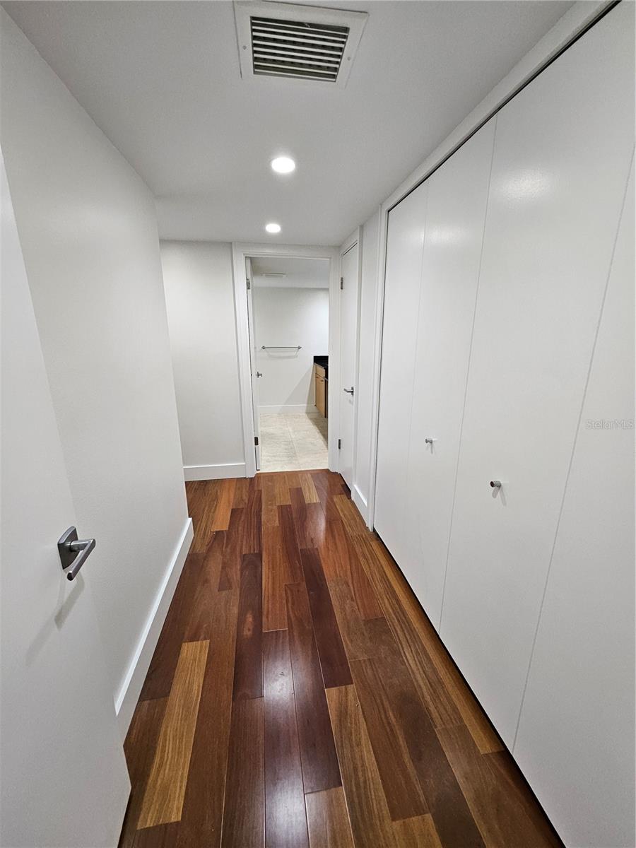 Image 15 of 35 For 715 Helen Street 5