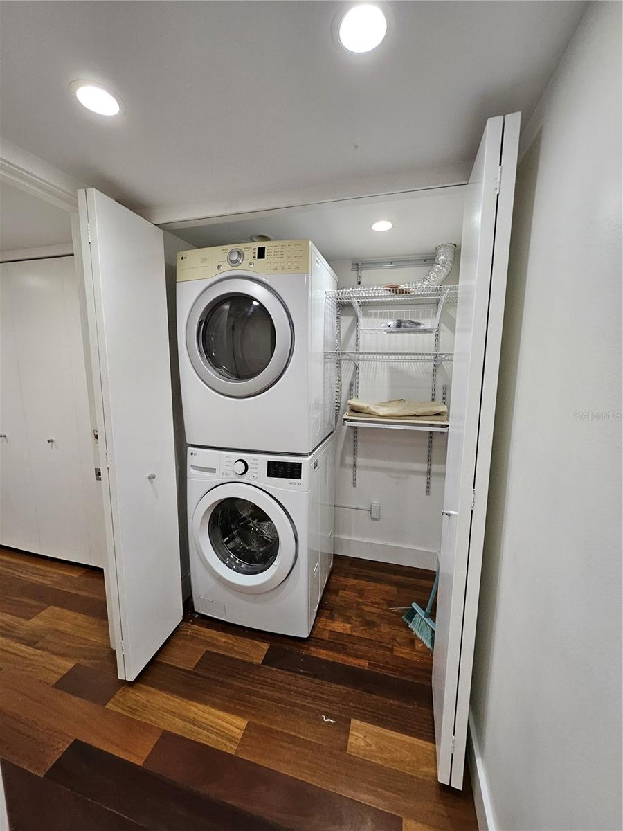 Image 16 of 35 For 715 Helen Street 5