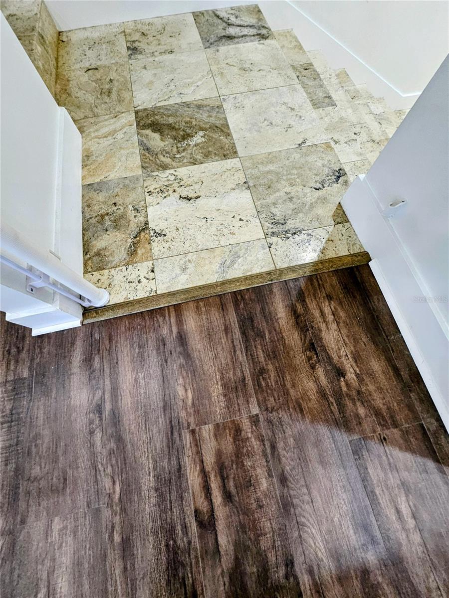 Image 21 of 35 For 715 Helen Street 5